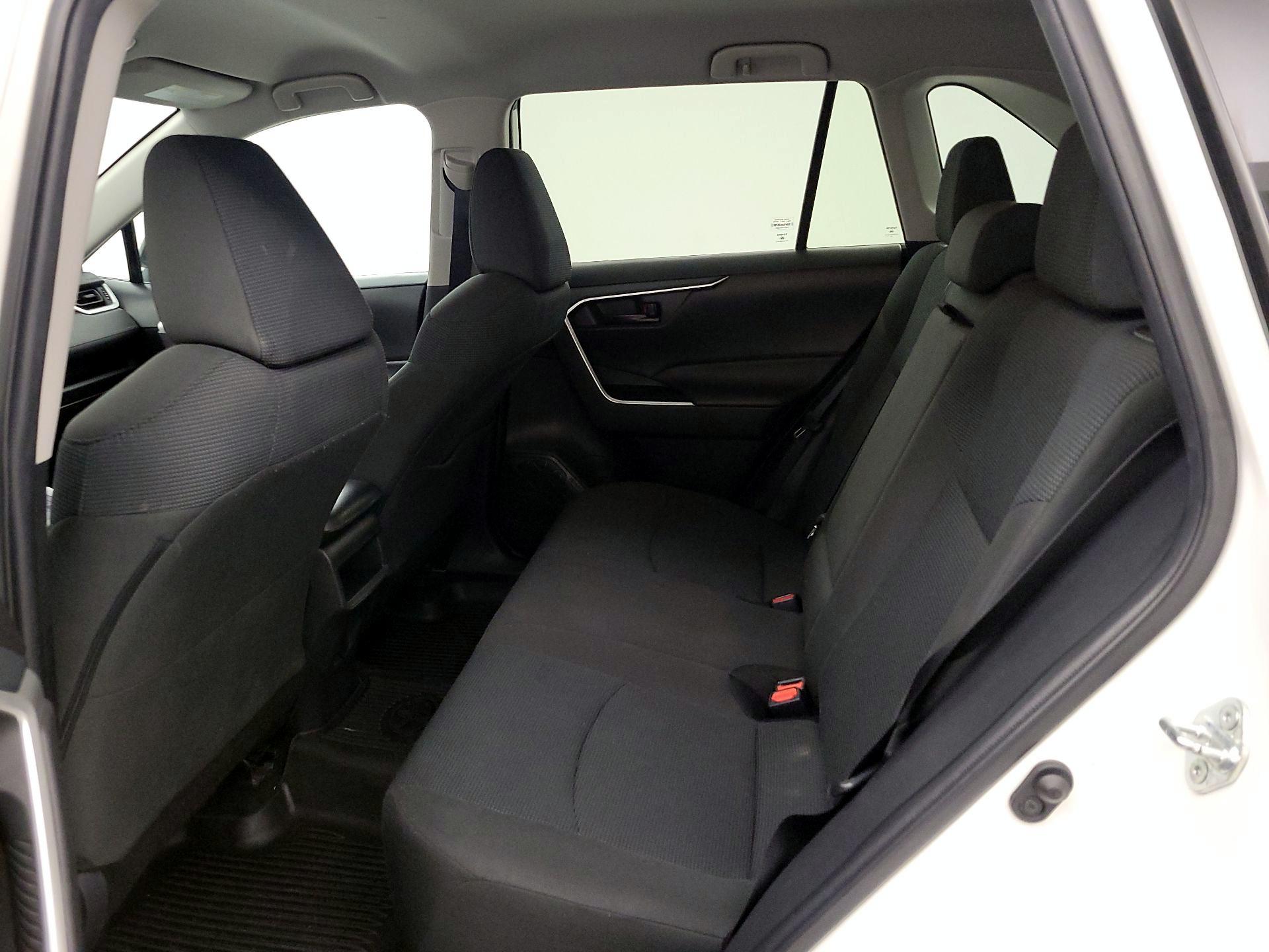 Thumbnail: 2021 Toyota RAV4 - 19