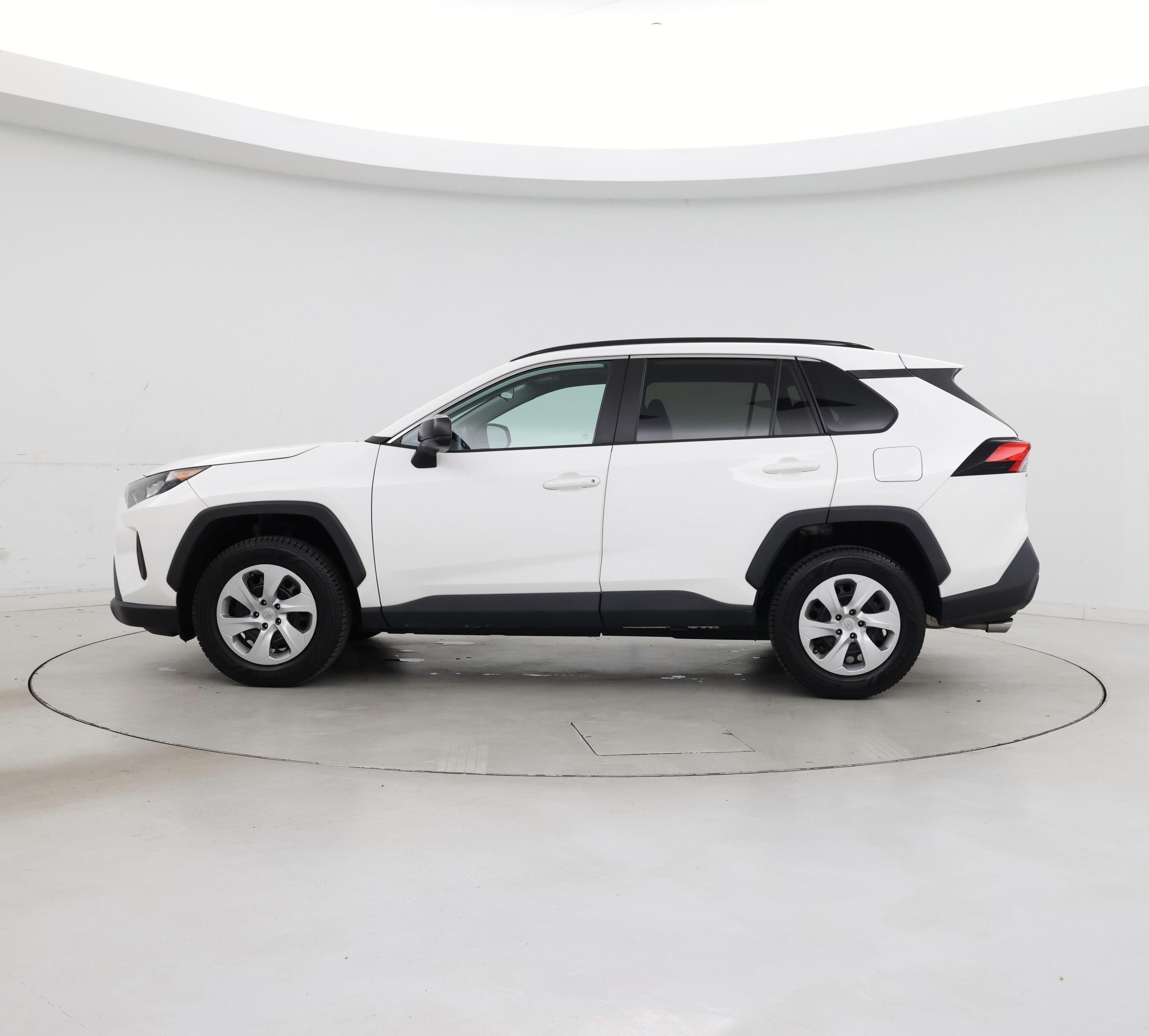 Thumbnail: 2021 Toyota RAV4 - 3