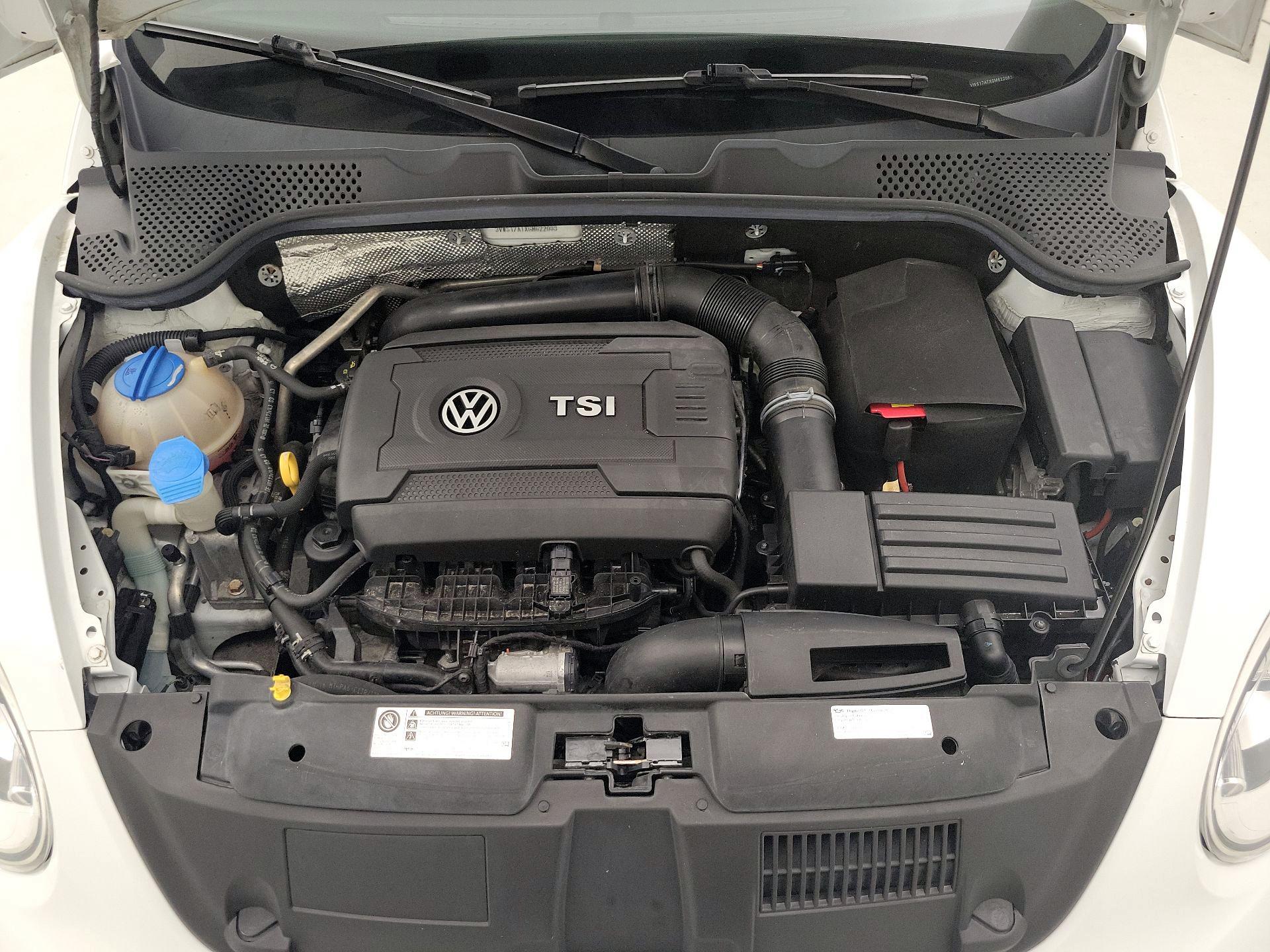 Thumbnail: 2016 Volkswagen Beetle - 20