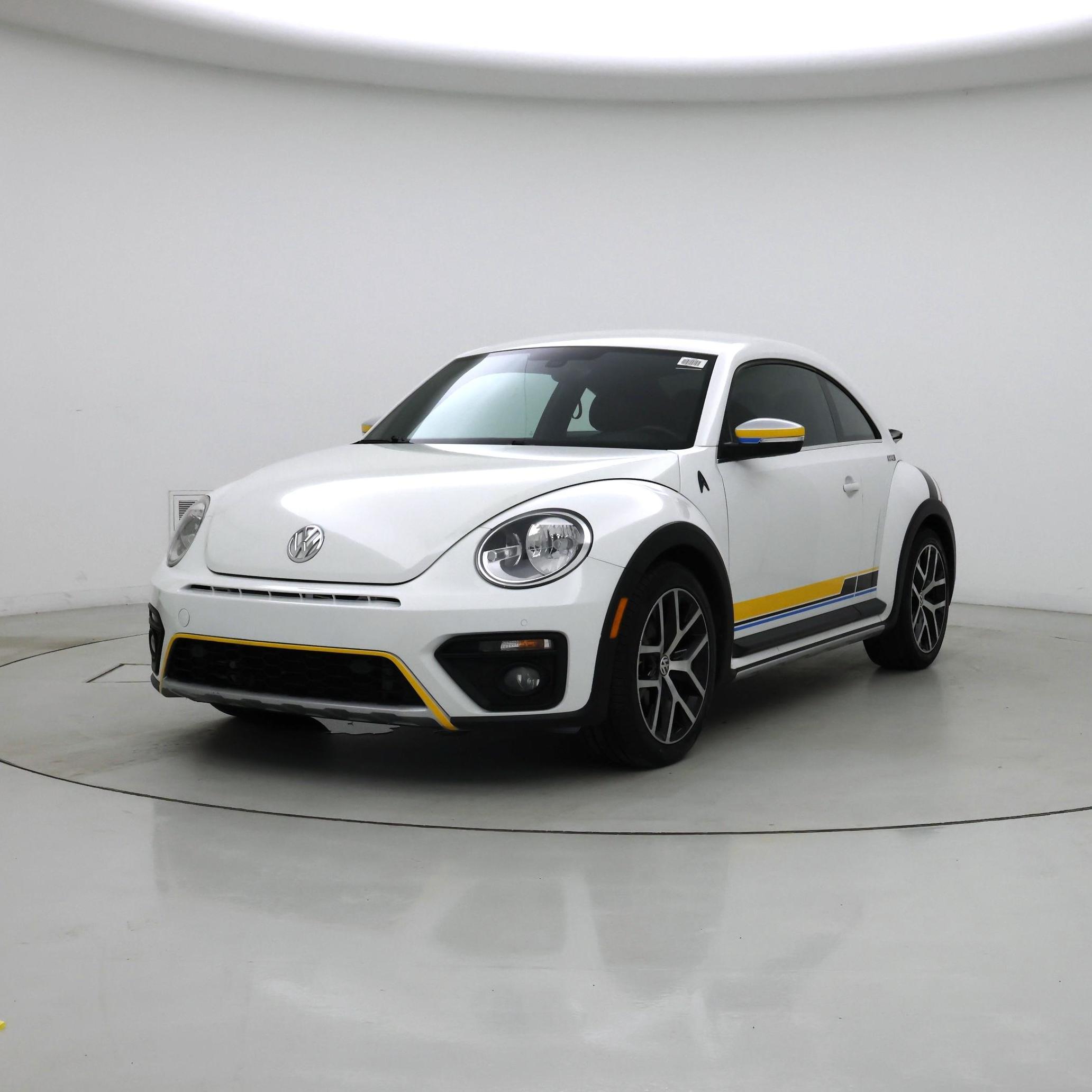 Thumbnail: 2016 Volkswagen Beetle - 4