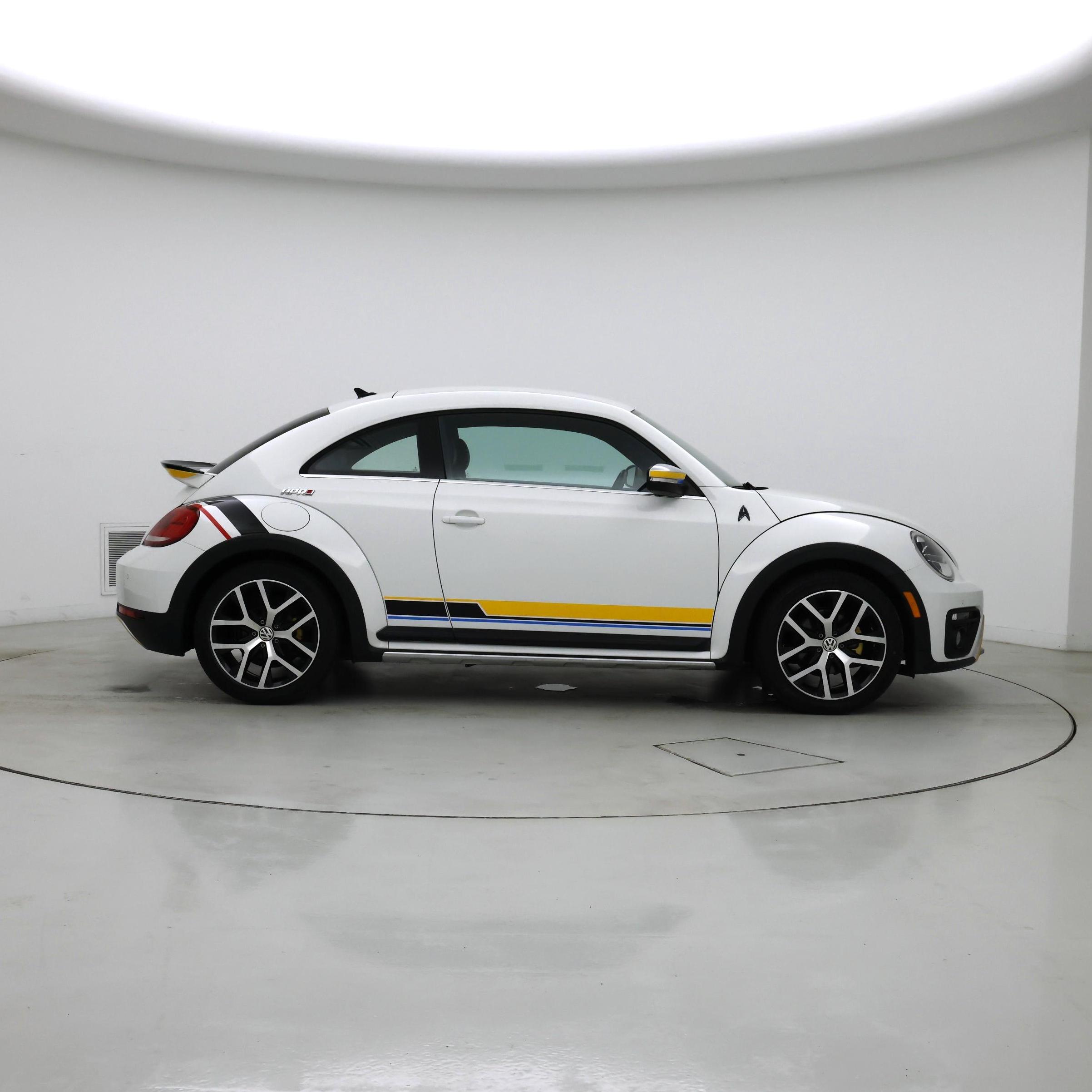 Thumbnail: 2016 Volkswagen Beetle - 7