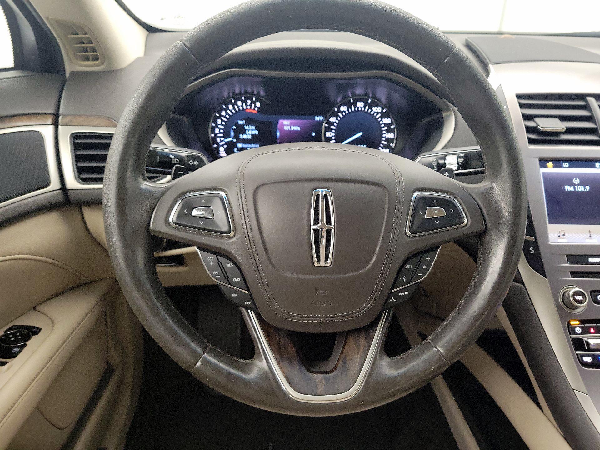 Thumbnail: 2017 Lincoln MKZ - 10