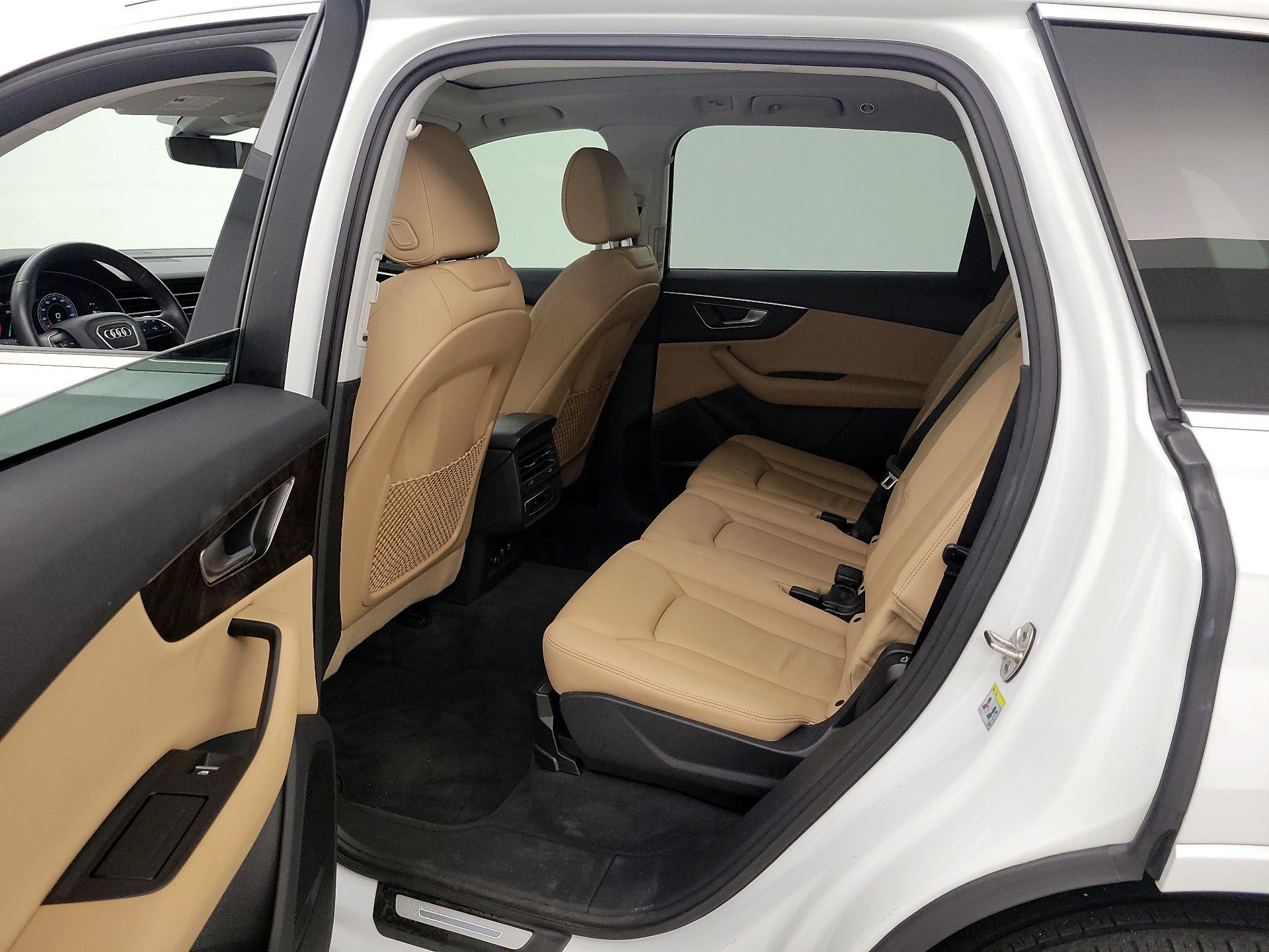Thumbnail: 2021 Audi Q7 - 20