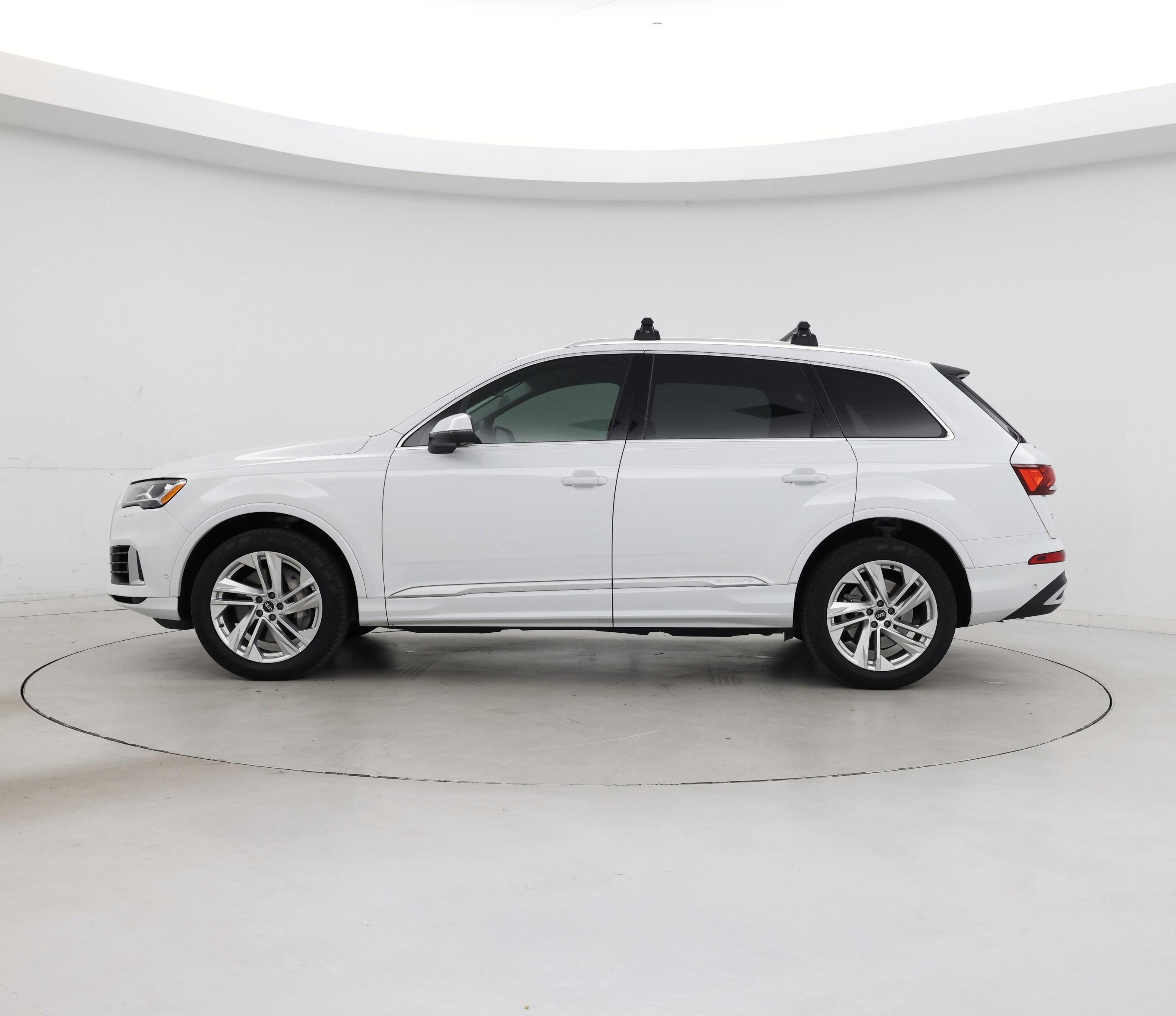 Thumbnail: 2021 Audi Q7 - 3