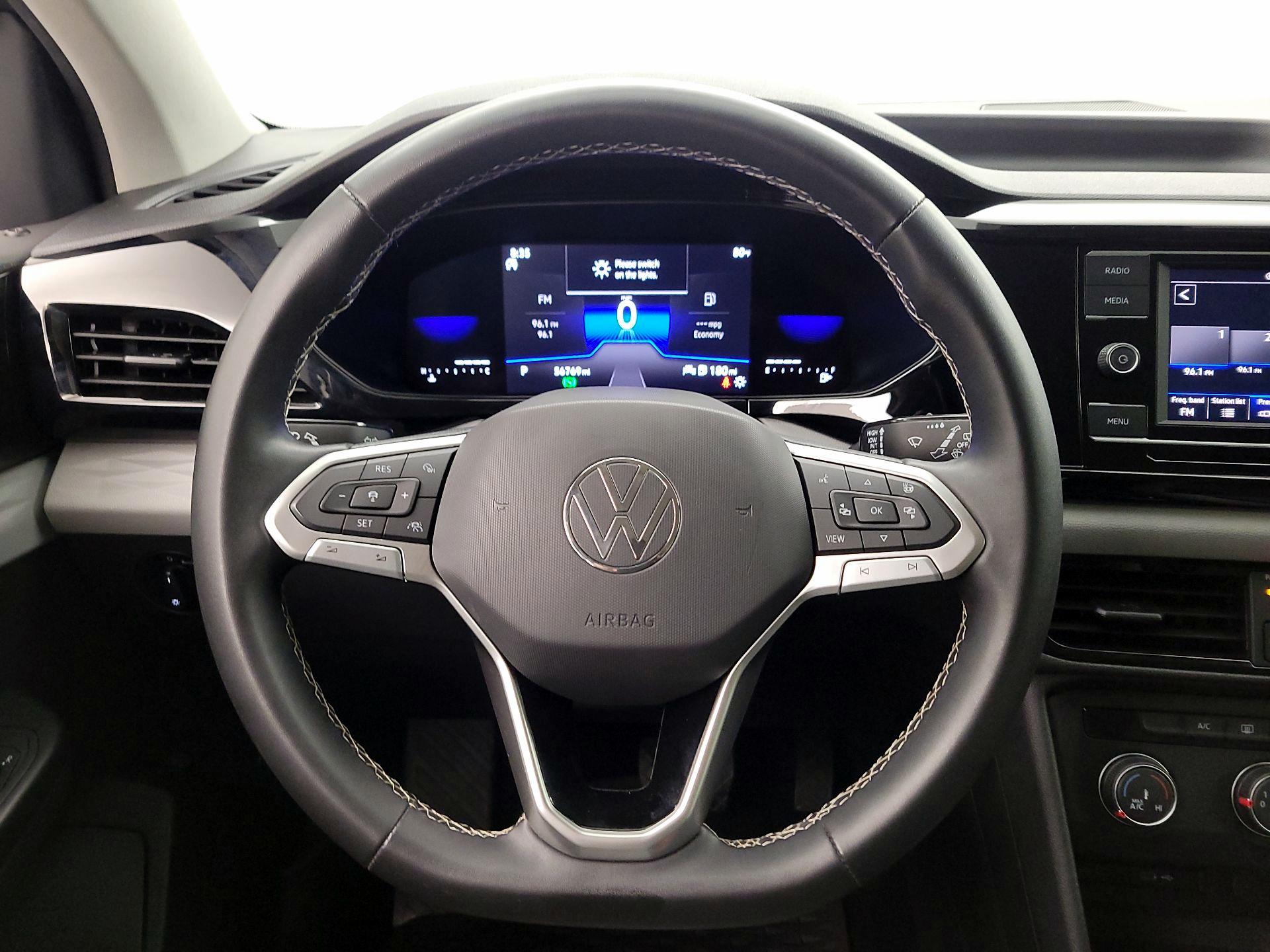 Thumbnail: 2022 Volkswagen Taos - 10