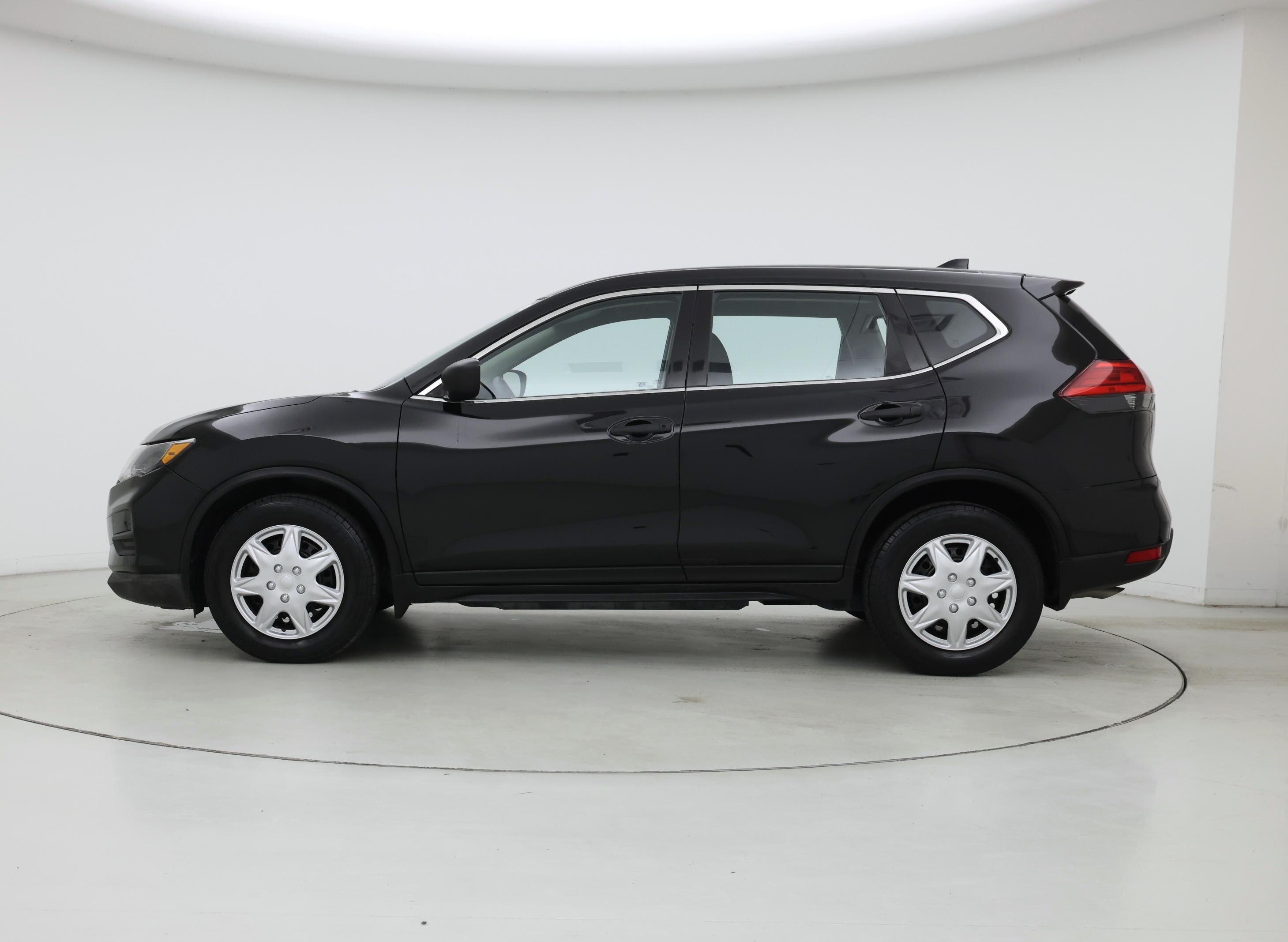 Thumbnail: 2017 Nissan Rogue - 3