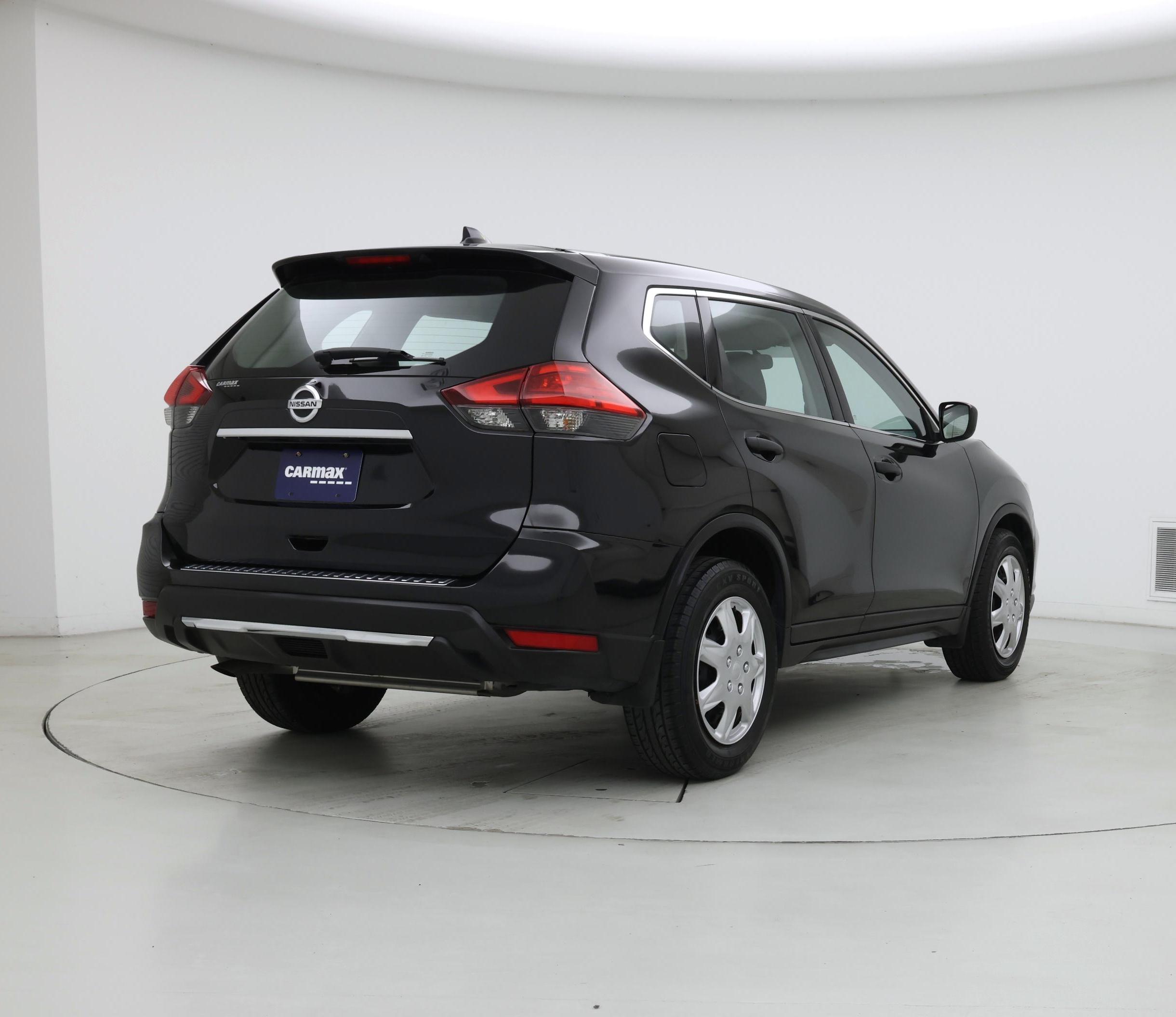 Thumbnail: 2017 Nissan Rogue - 8