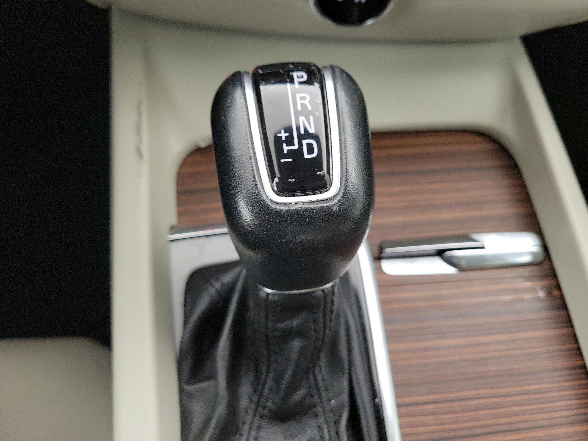Thumbnail: 2019 Volvo S60 - 17