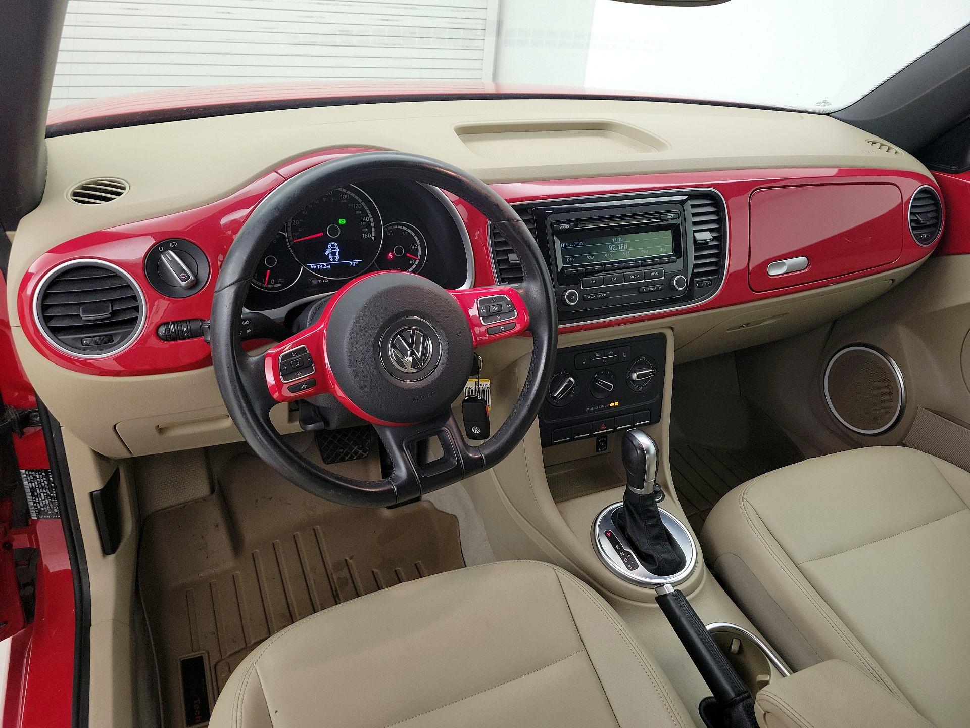 Thumbnail: 2014 Volkswagen Beetle - 9