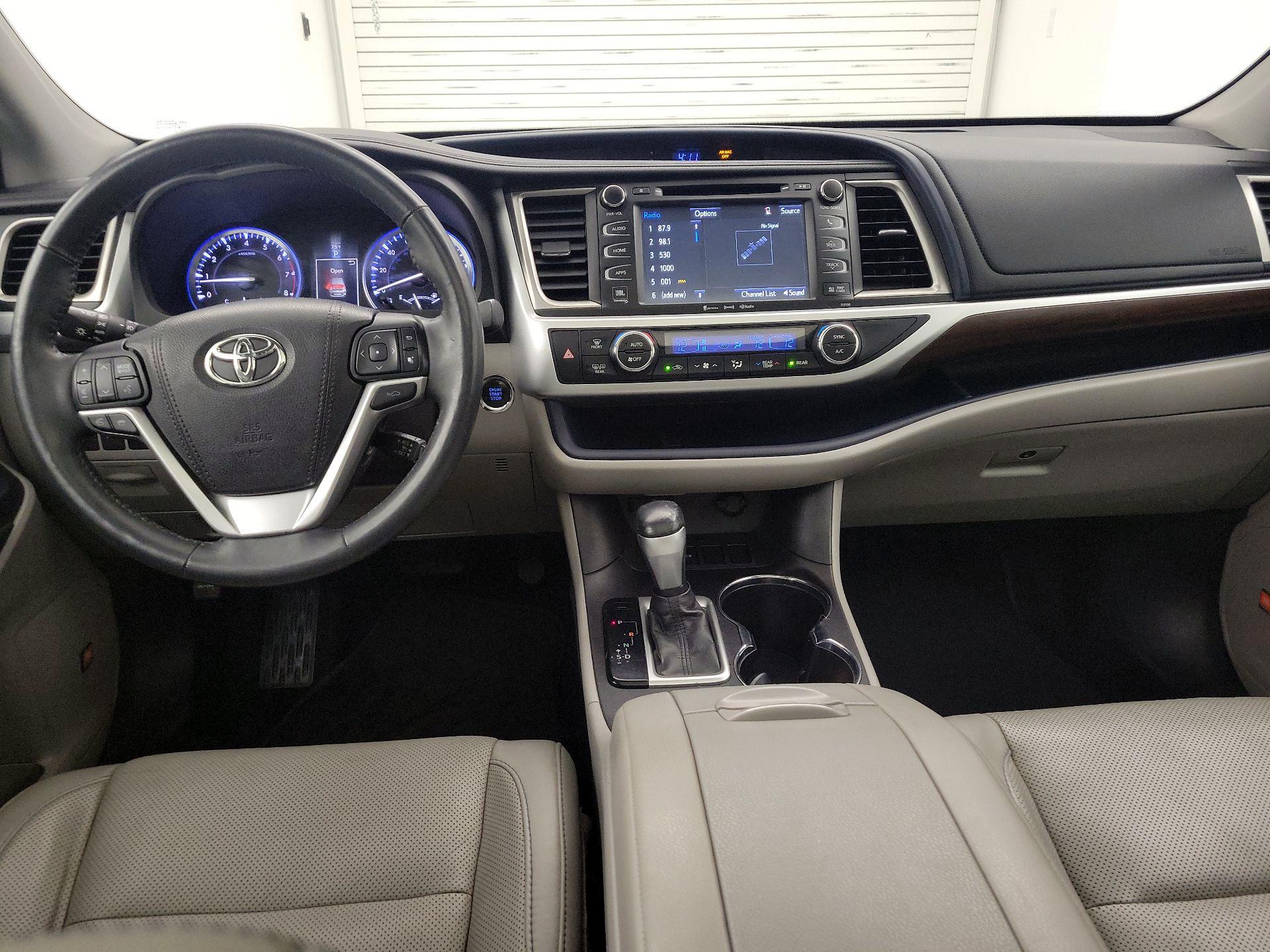 Thumbnail: 2016 Toyota Highlander - 9