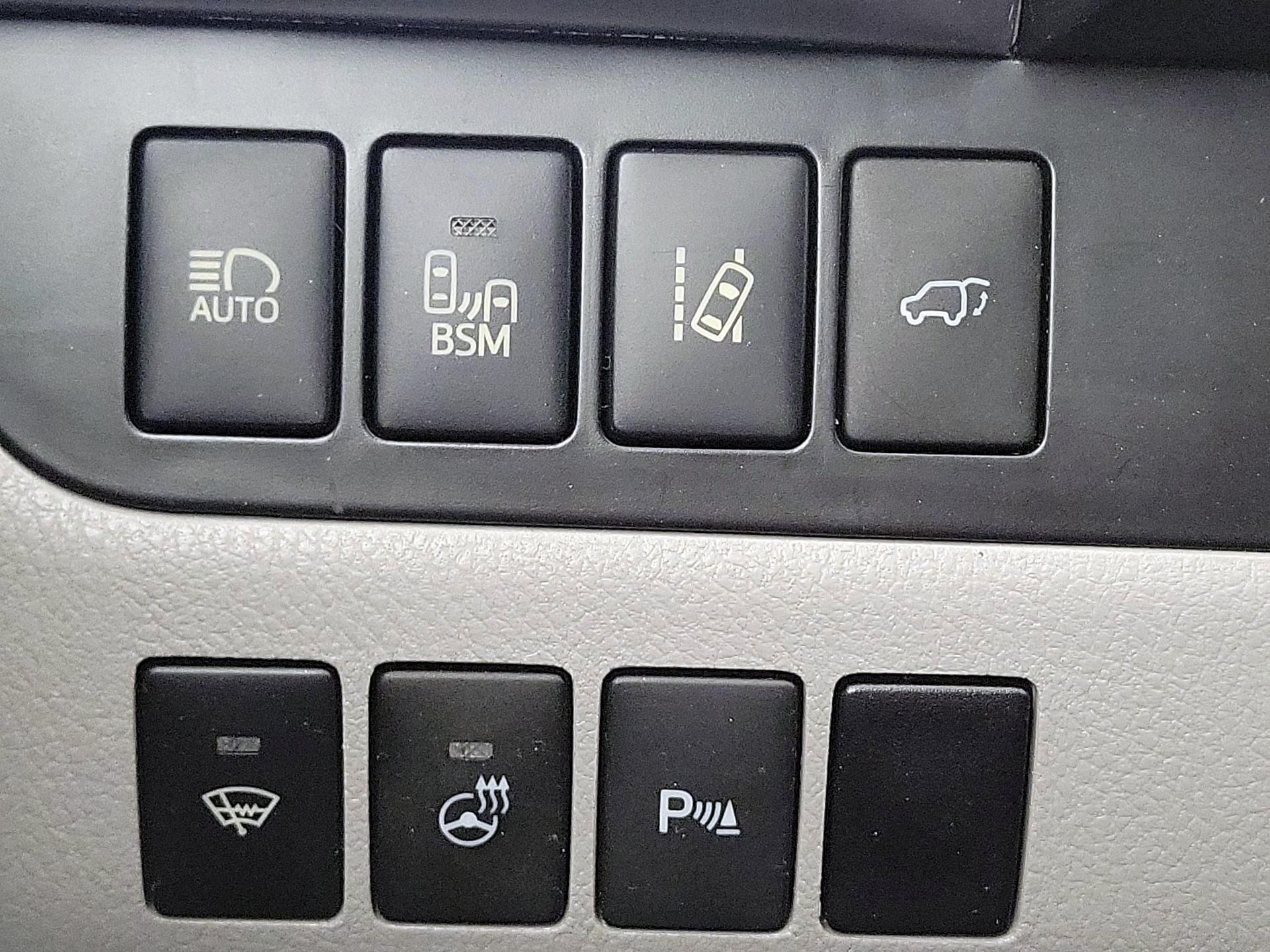 Thumbnail: 2016 Toyota Highlander - 13