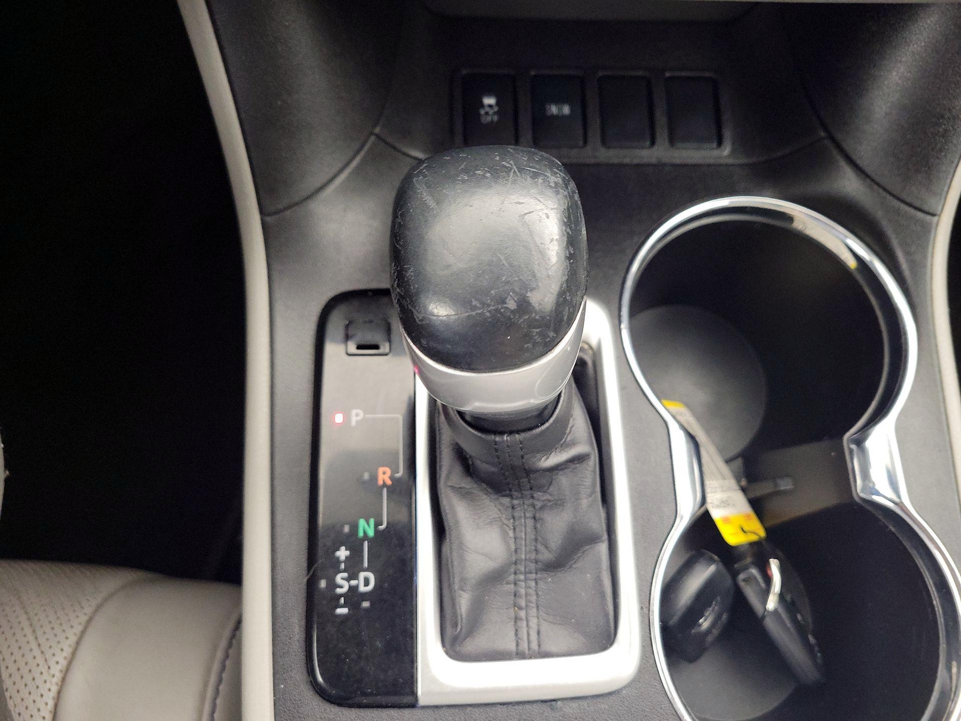 Thumbnail: 2016 Toyota Highlander - 17