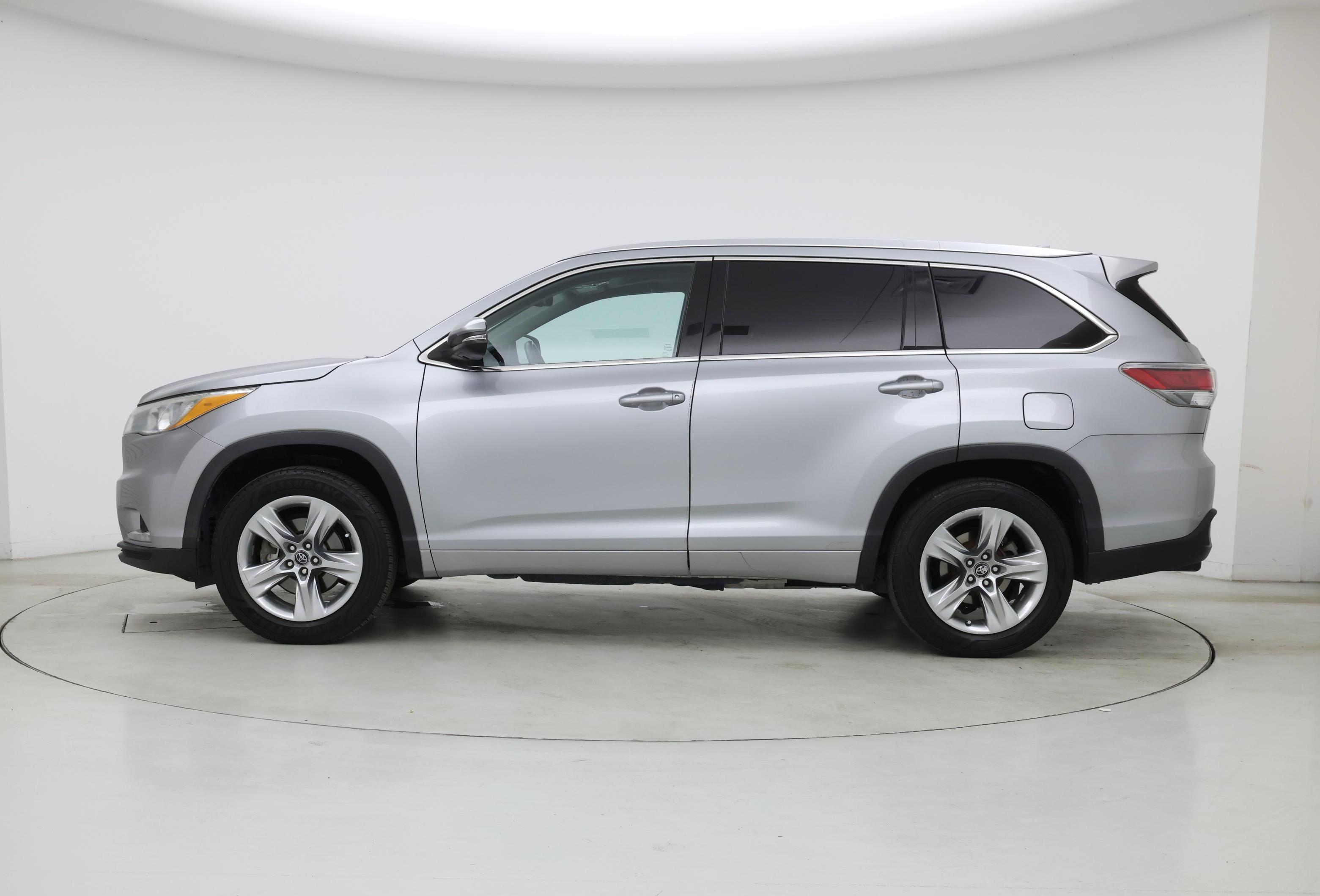 Thumbnail: 2016 Toyota Highlander - 3