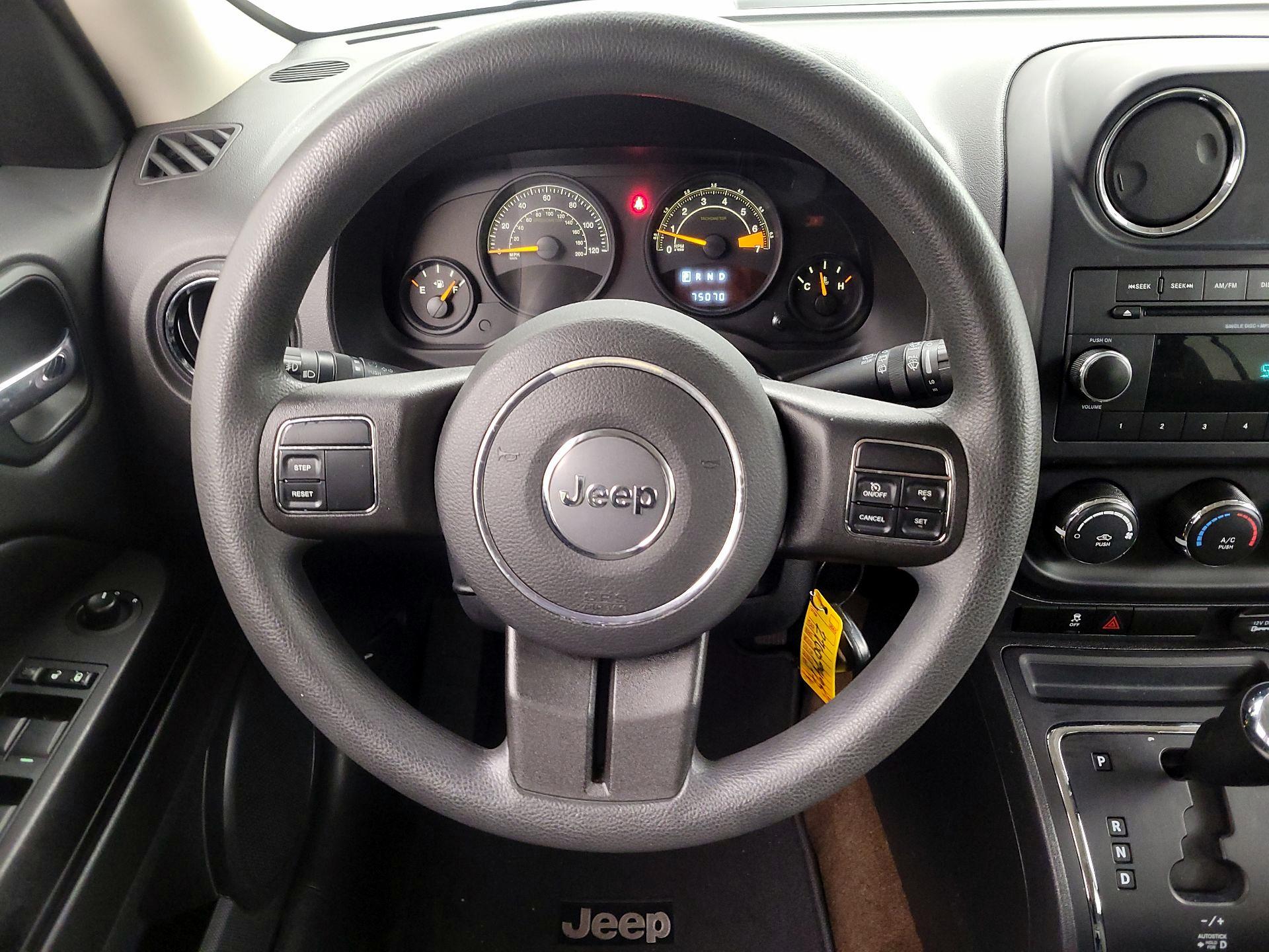 Thumbnail: 2015 Jeep Patriot - 10