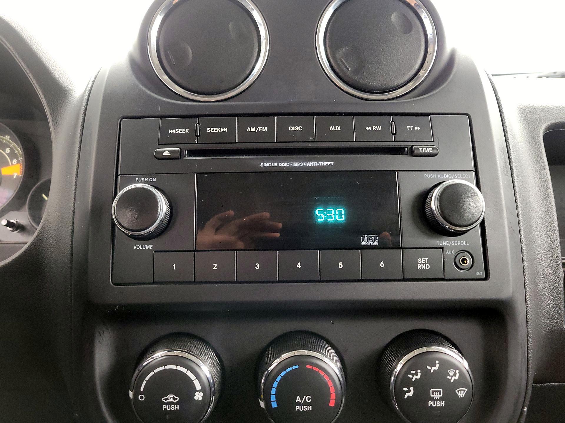 Thumbnail: 2015 Jeep Patriot - 13