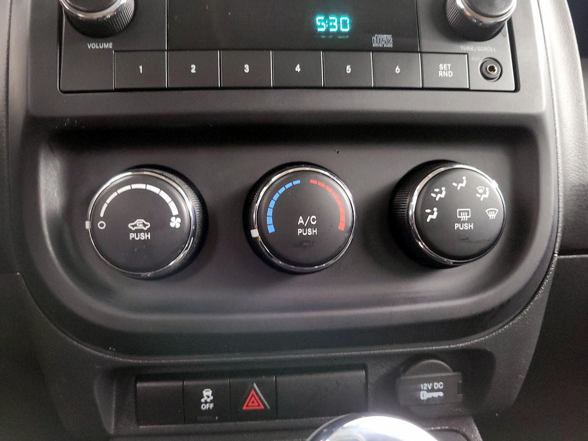 Thumbnail: 2015 Jeep Patriot - 14