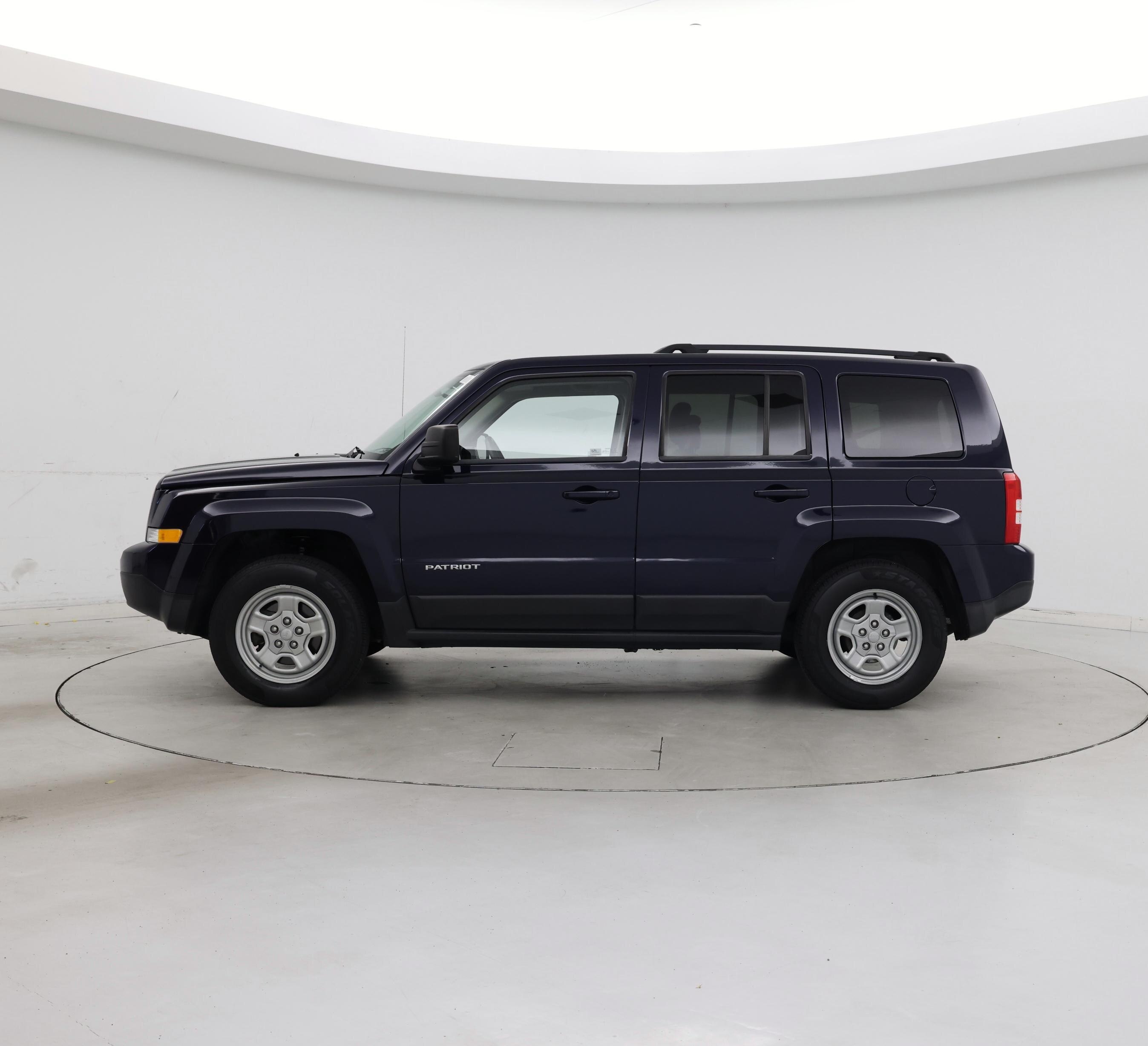 Thumbnail: 2015 Jeep Patriot - 3