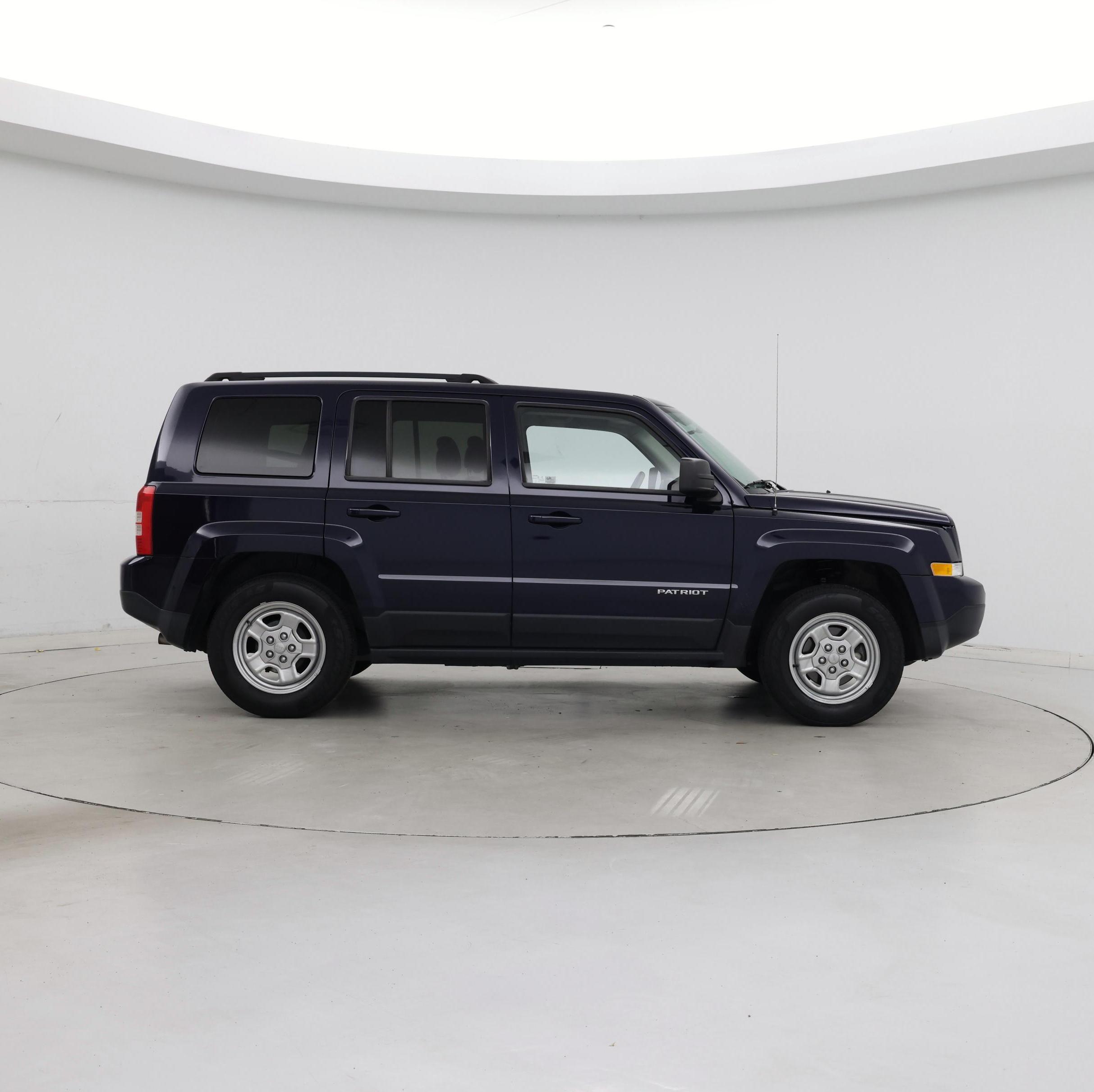 Thumbnail: 2015 Jeep Patriot - 7