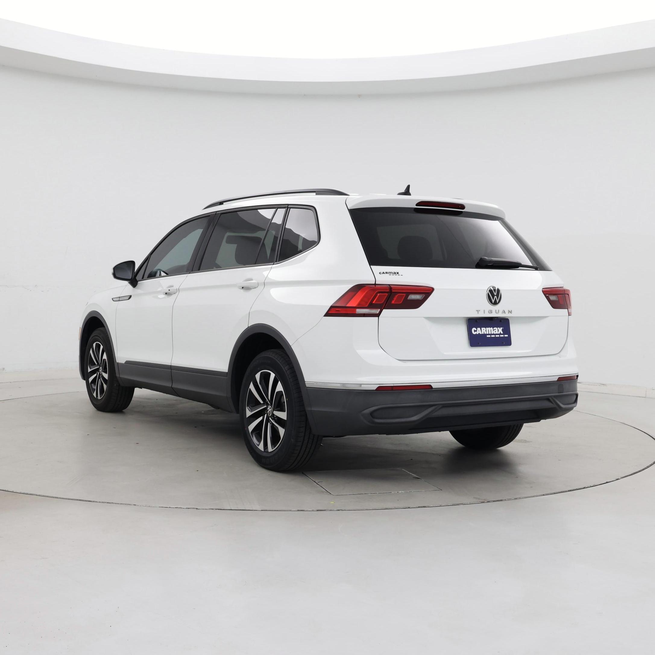 Thumbnail: 2022 Volkswagen Tiguan - 2