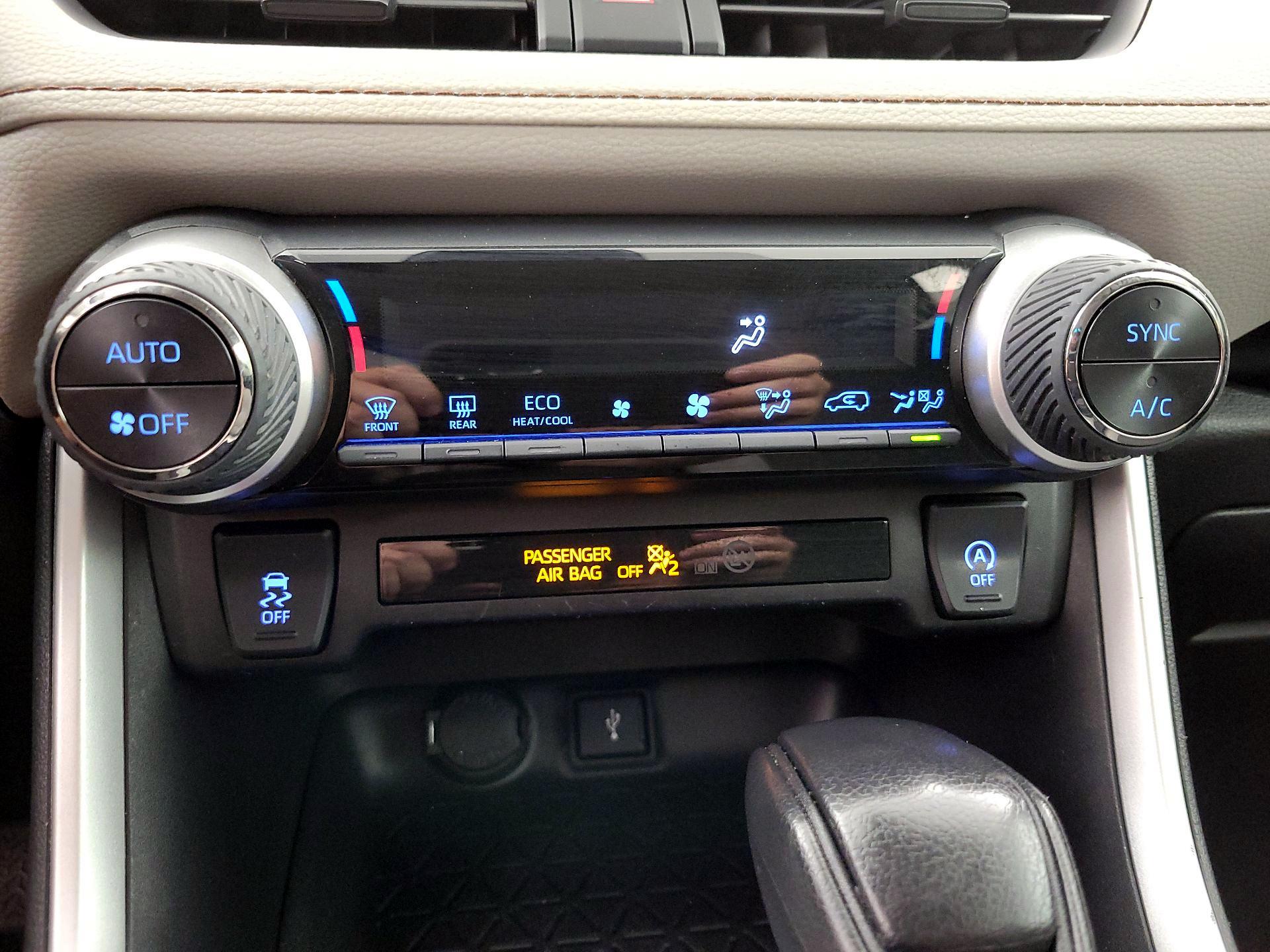 Thumbnail: 2021 Toyota RAV4 - 16