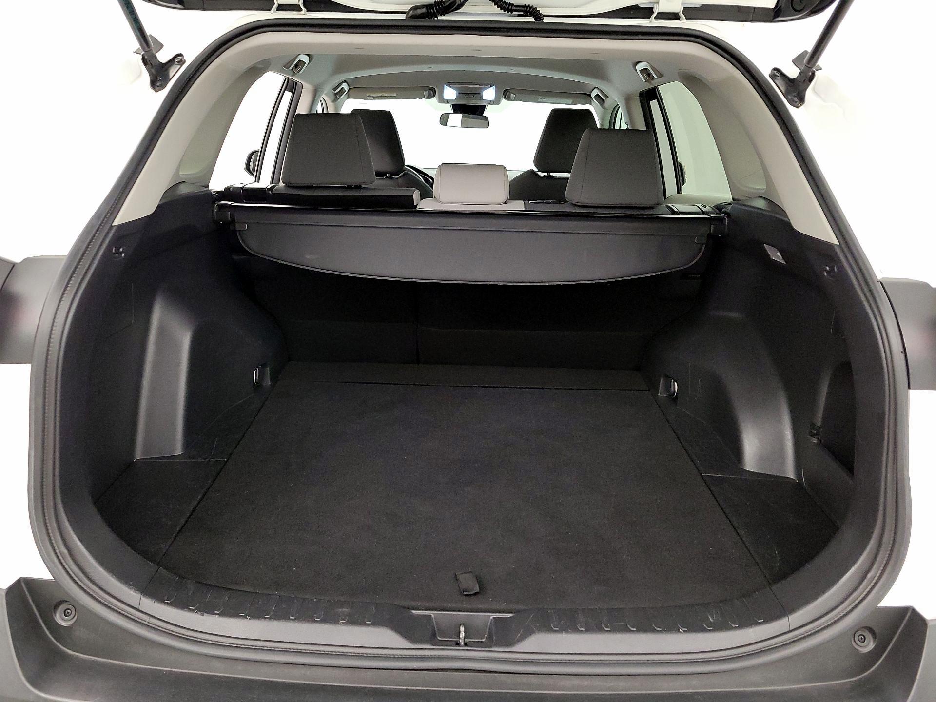 Thumbnail: 2021 Toyota RAV4 - 20