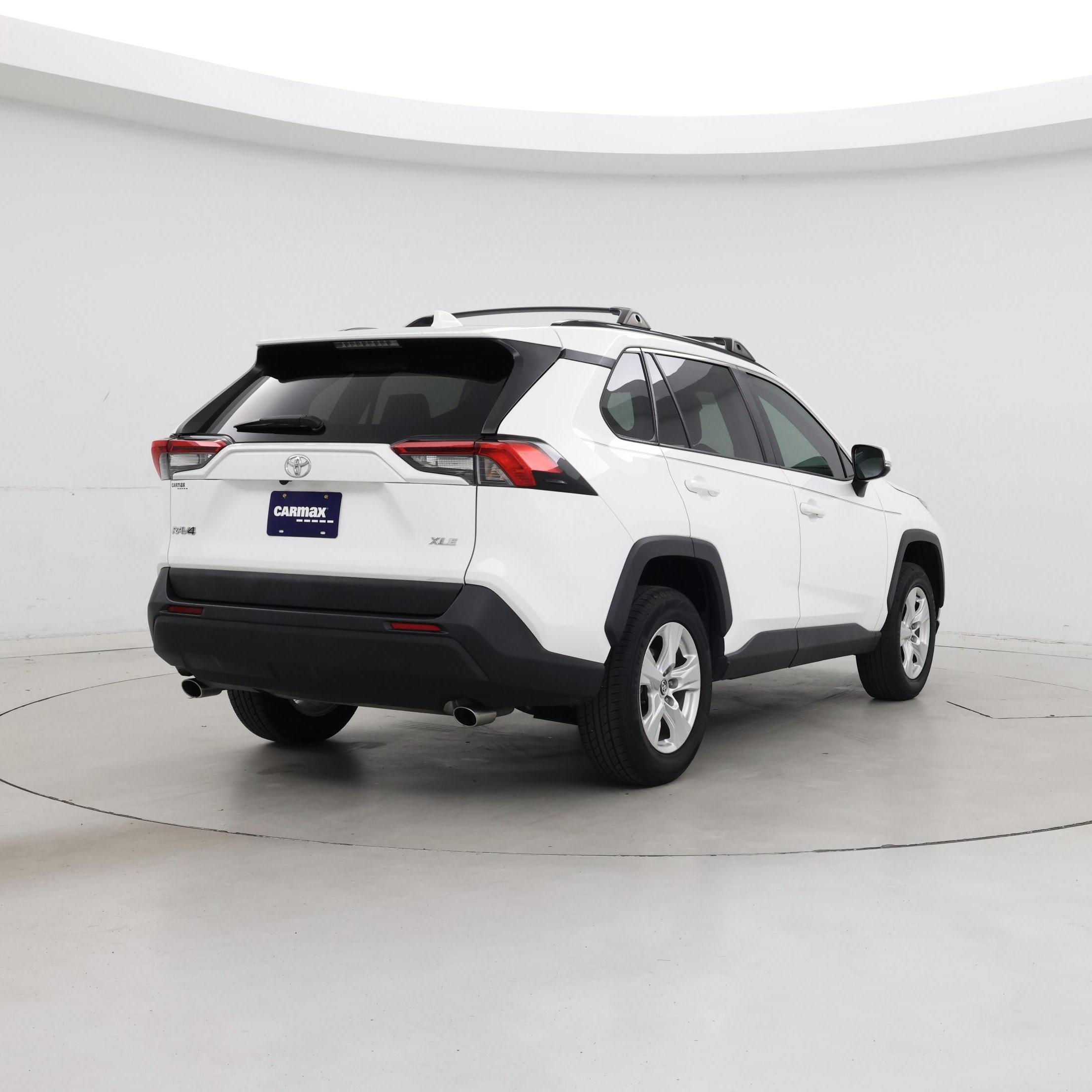 Thumbnail: 2021 Toyota RAV4 - 8