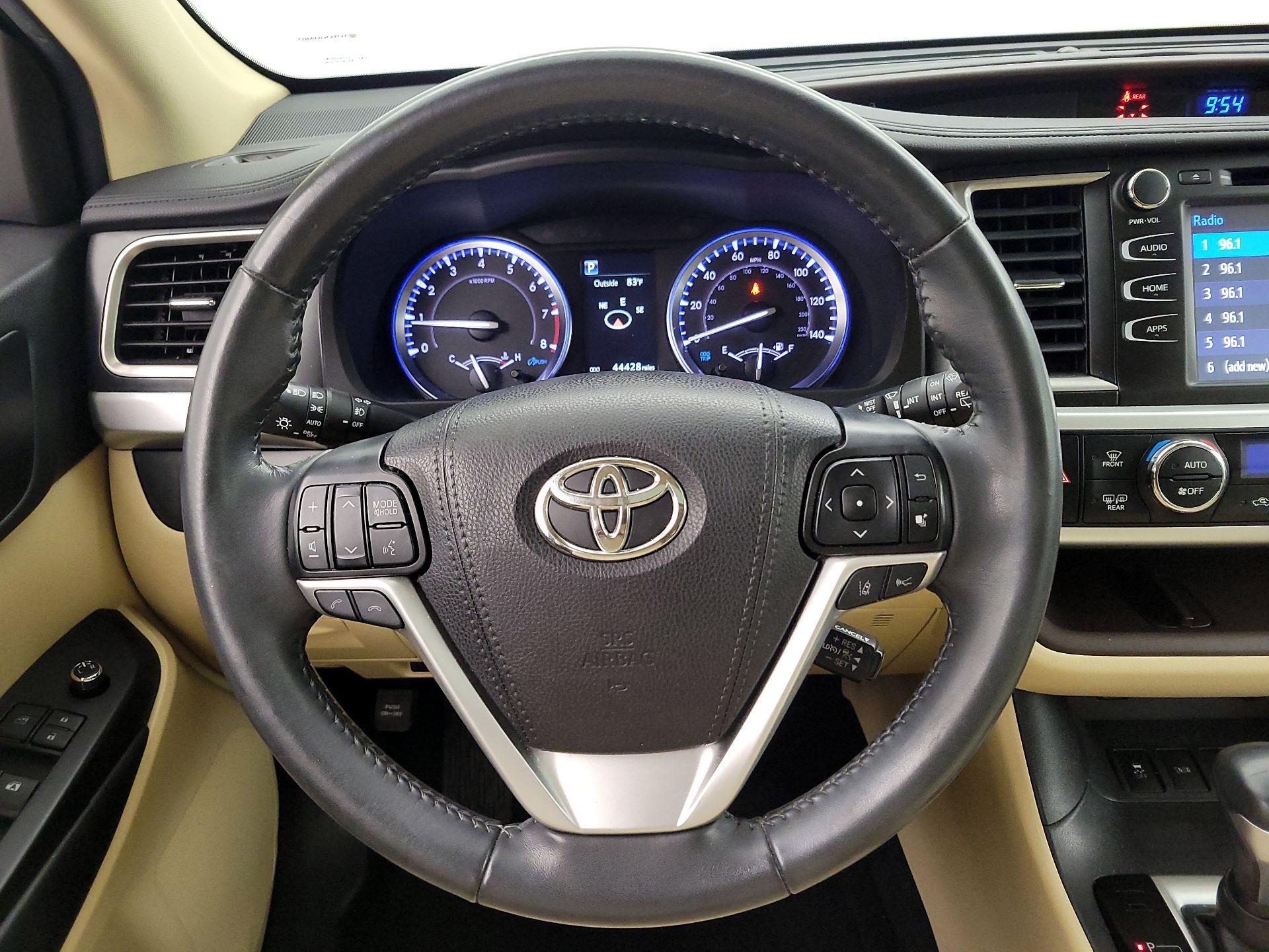 Thumbnail: 2019 Toyota Highlander - 10