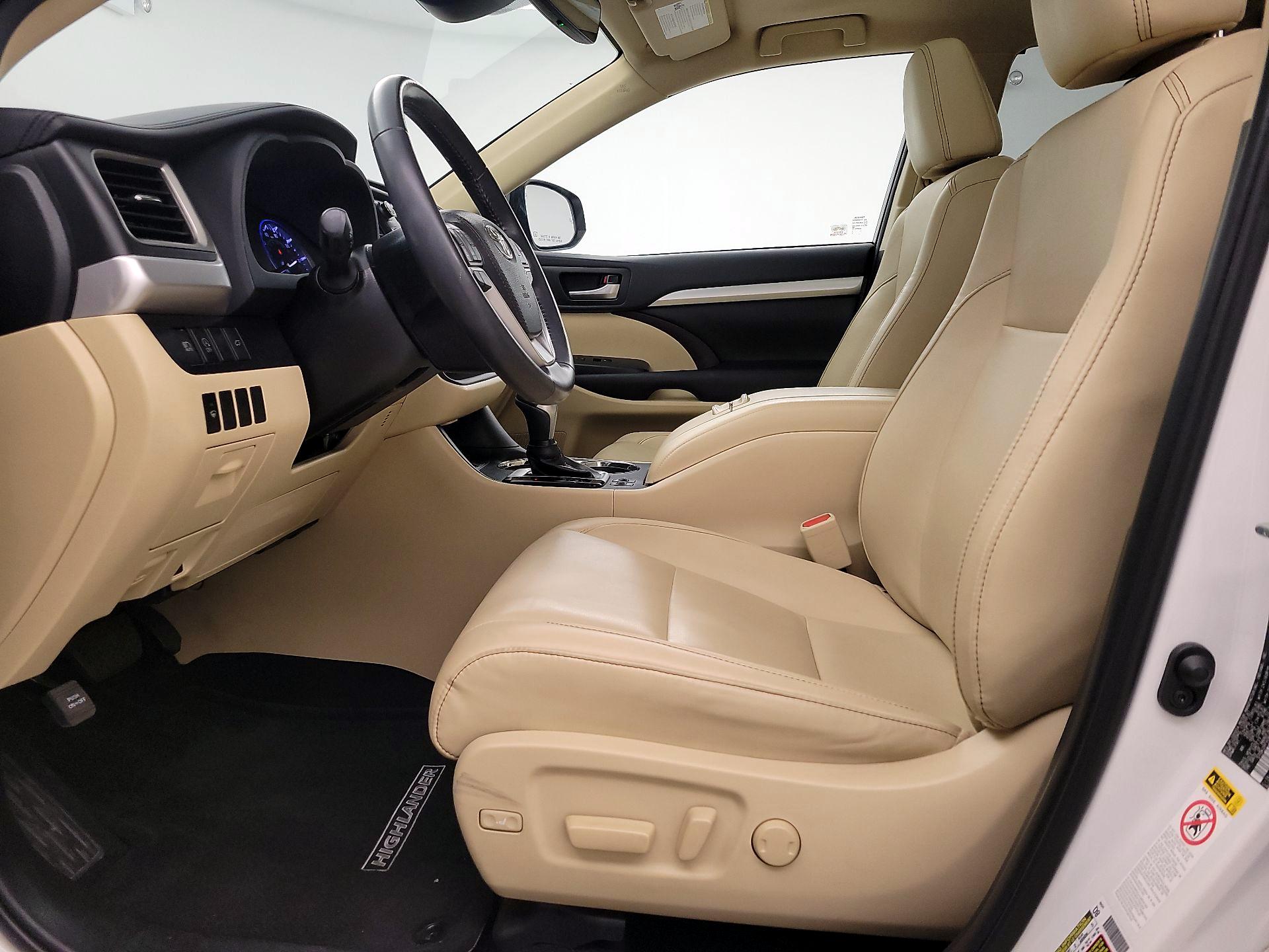 Thumbnail: 2019 Toyota Highlander - 11