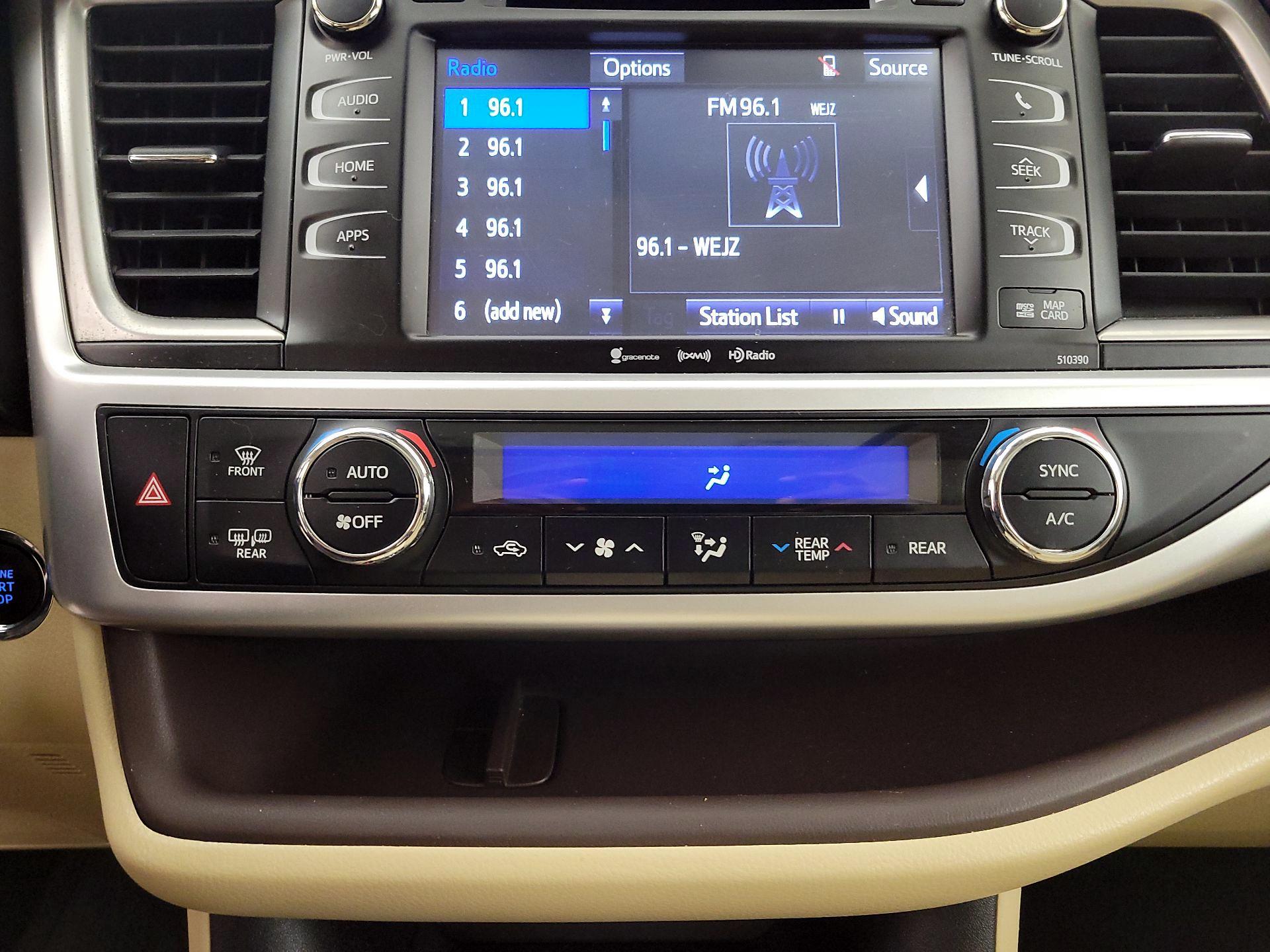 Thumbnail: 2019 Toyota Highlander - 17