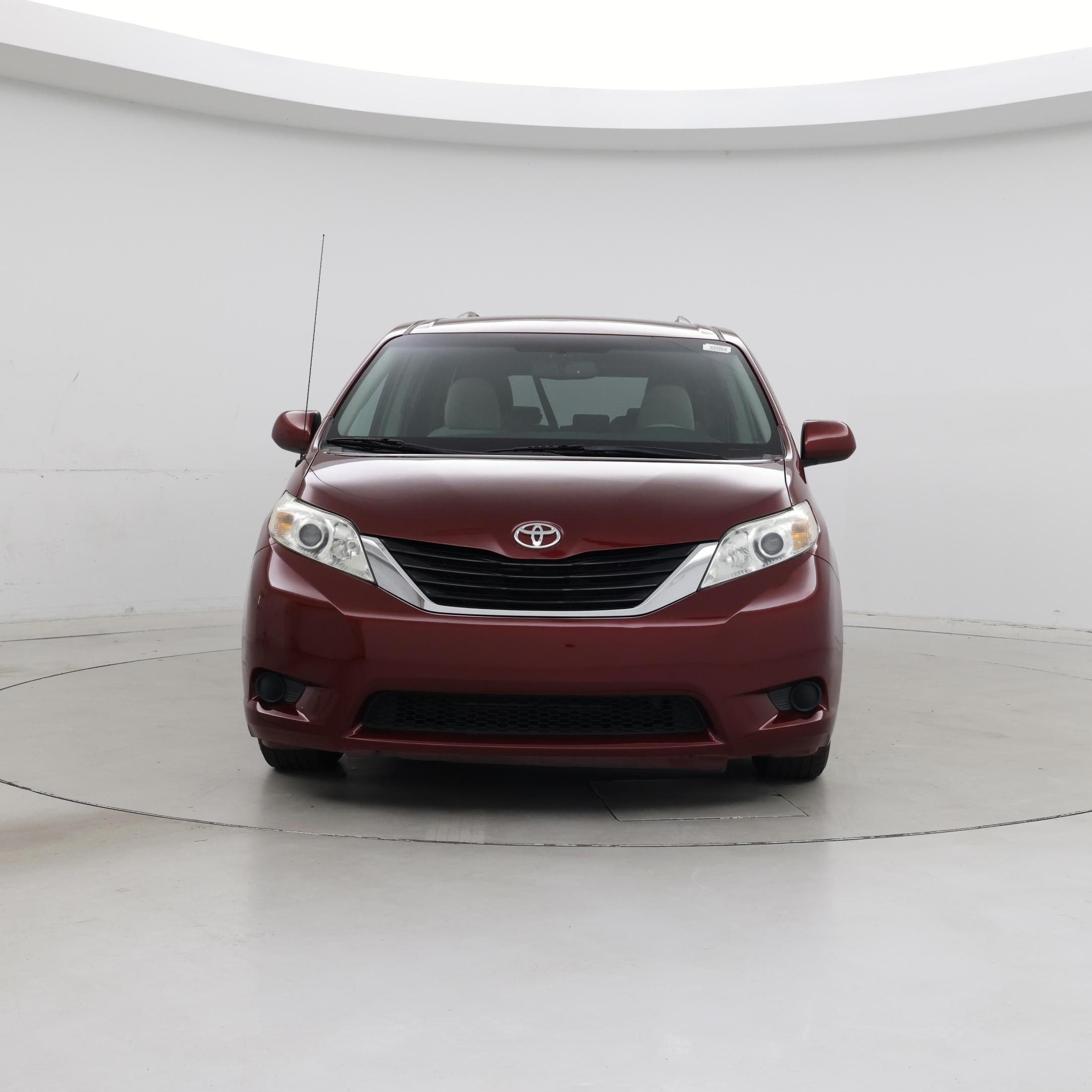 Thumbnail: 2014 Toyota Sienna - 5