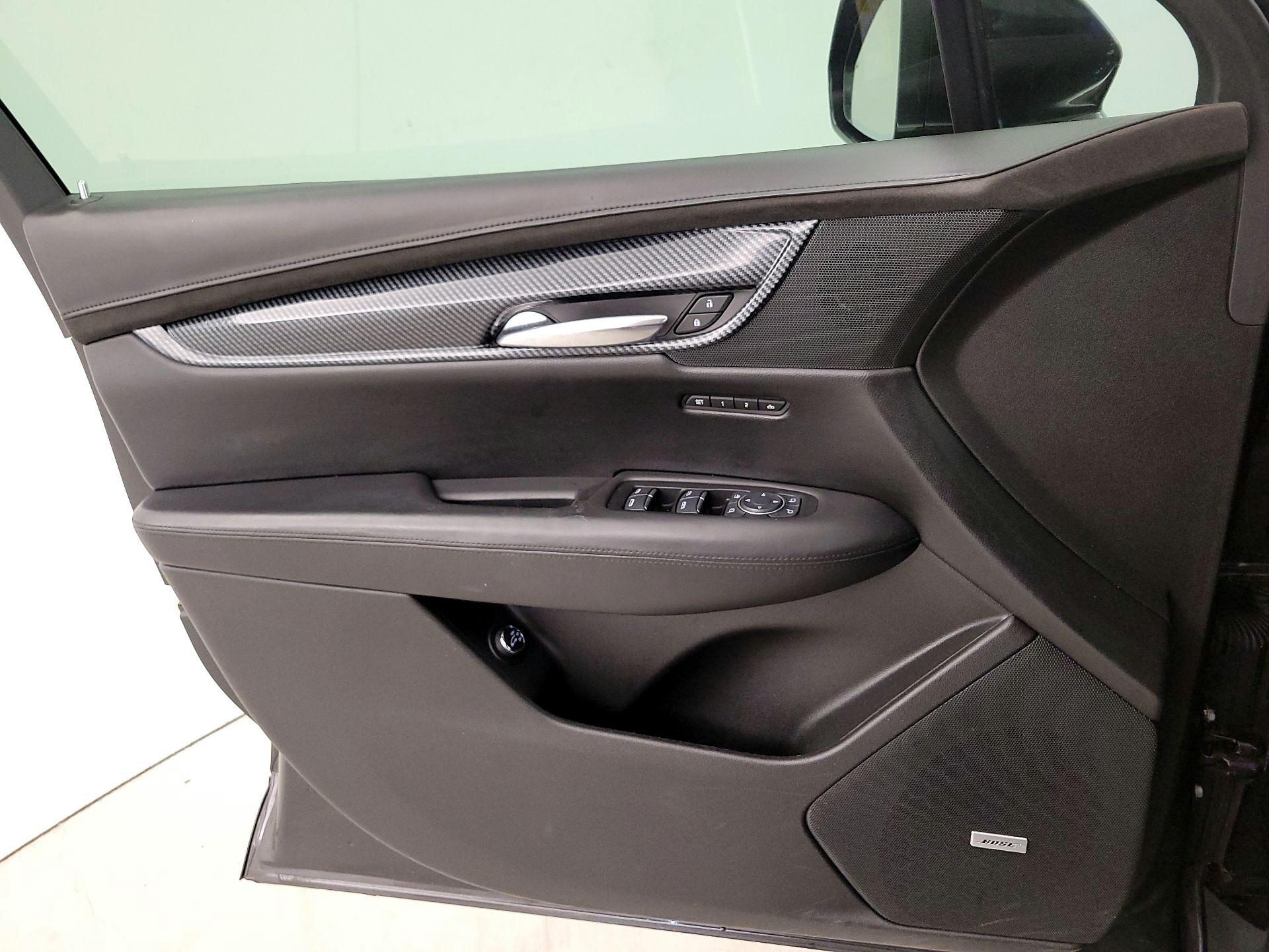 Thumbnail: 2017 Cadillac XT5 - 12