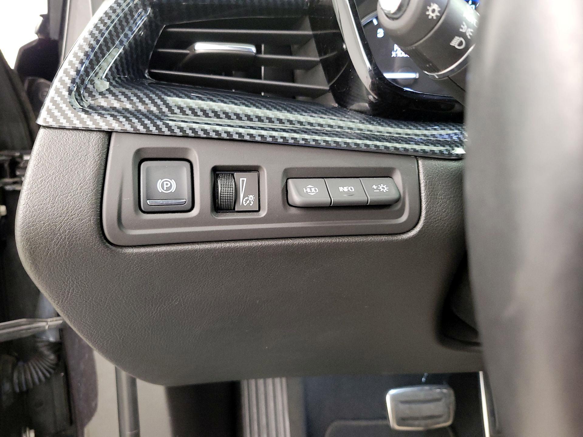Thumbnail: 2017 Cadillac XT5 - 13
