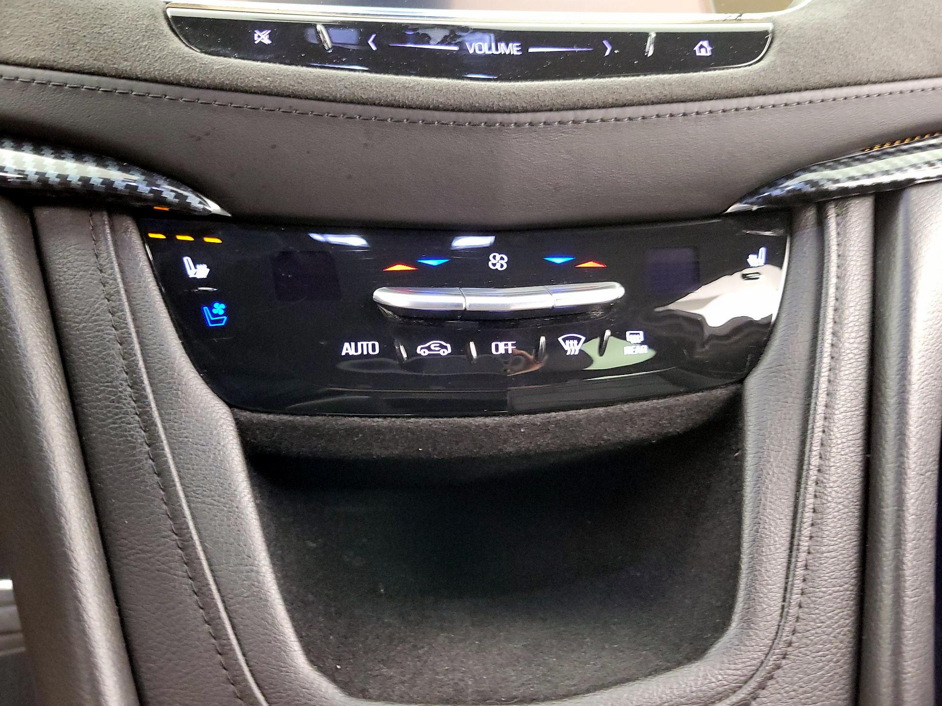 Thumbnail: 2017 Cadillac XT5 - 17