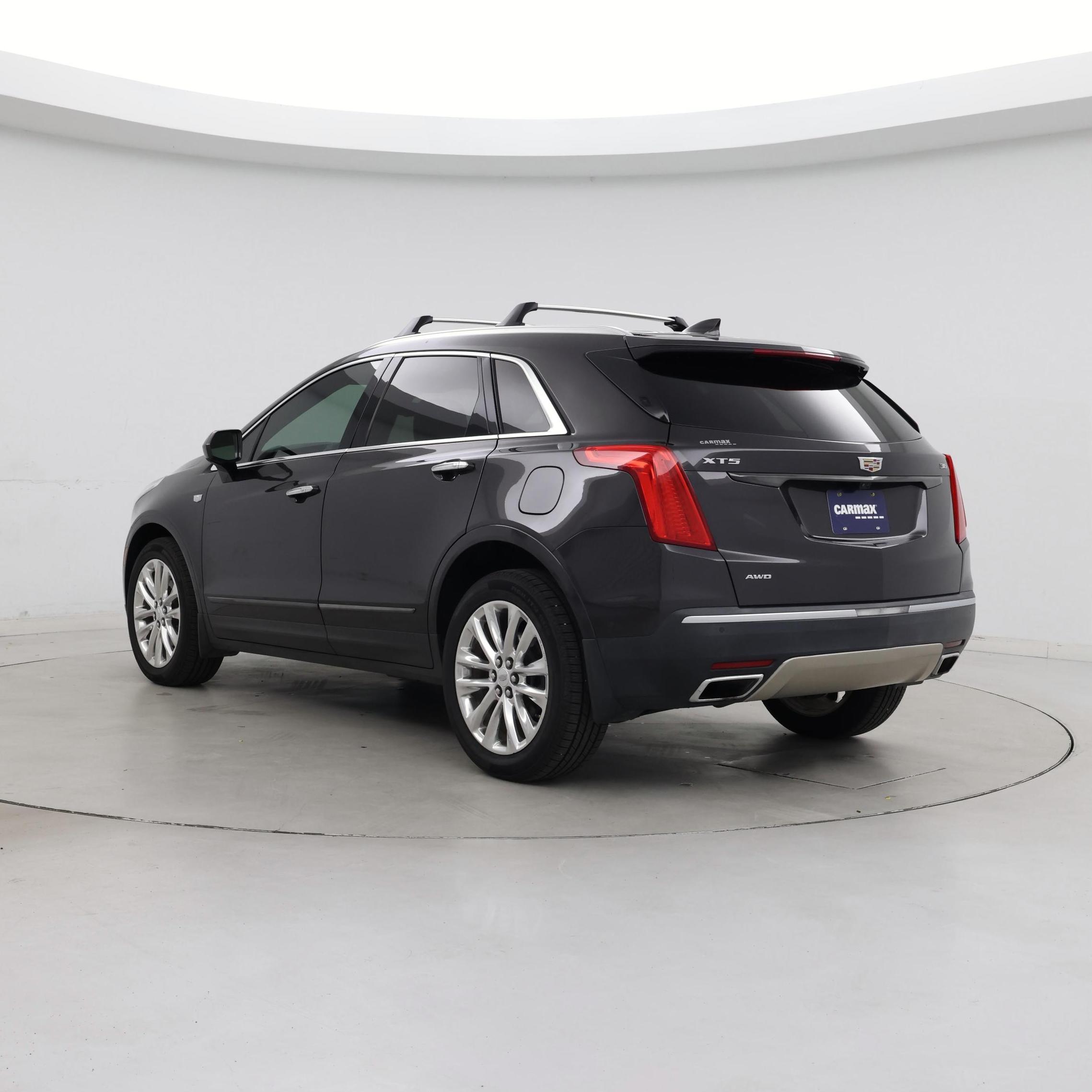 Thumbnail: 2017 Cadillac XT5 - 2