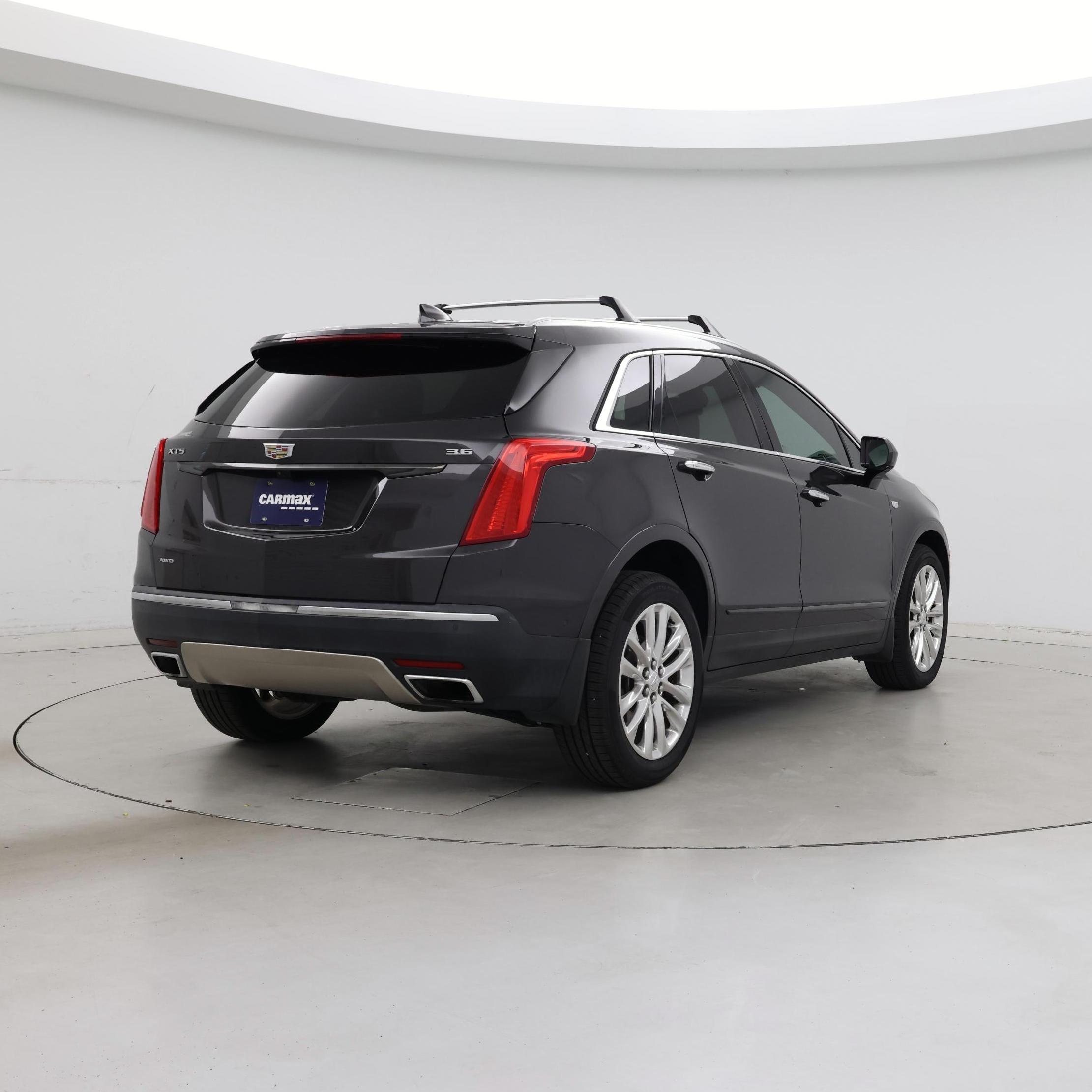 Thumbnail: 2017 Cadillac XT5 - 8