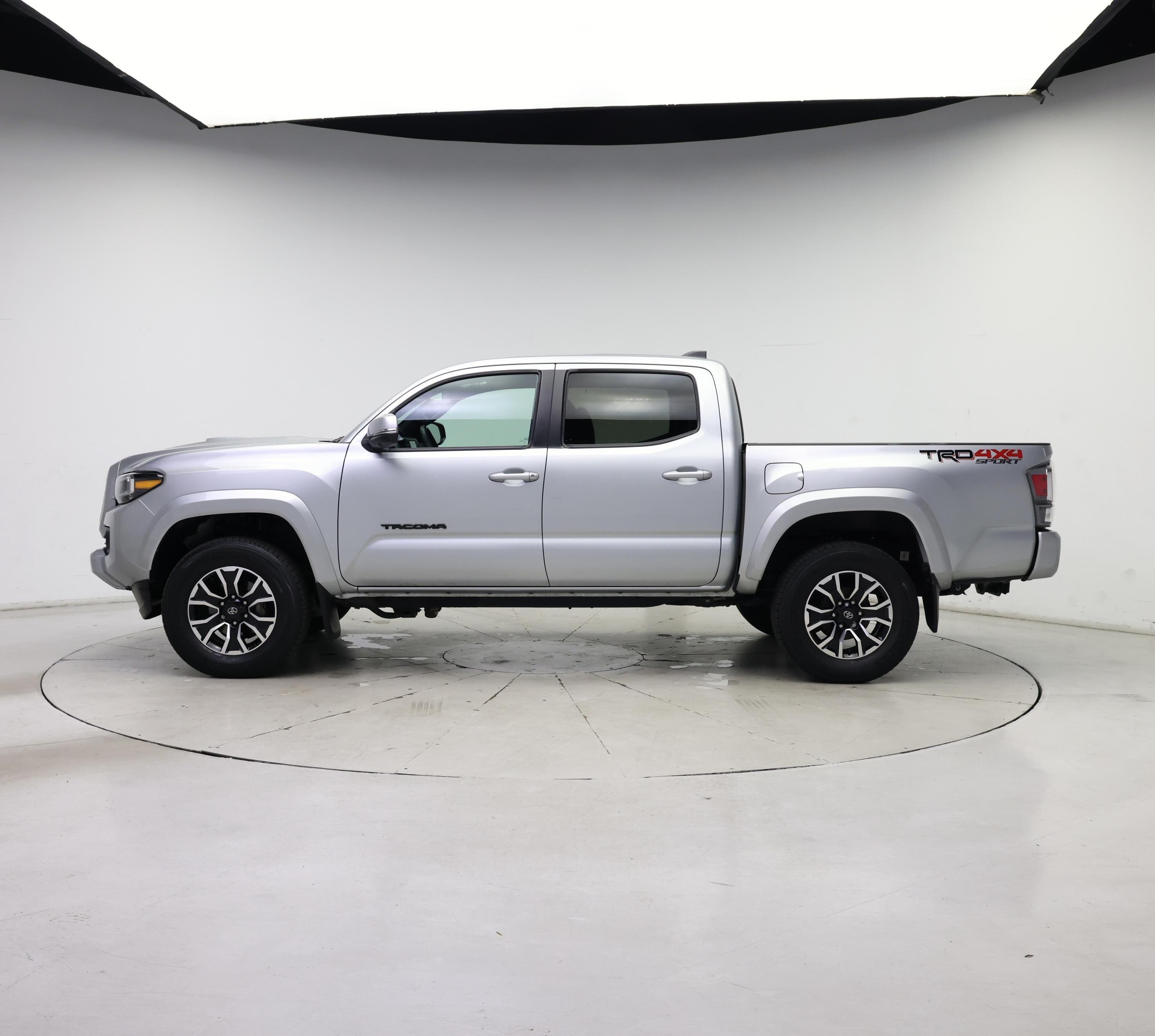 Thumbnail: 2022 Toyota Tacoma - 3