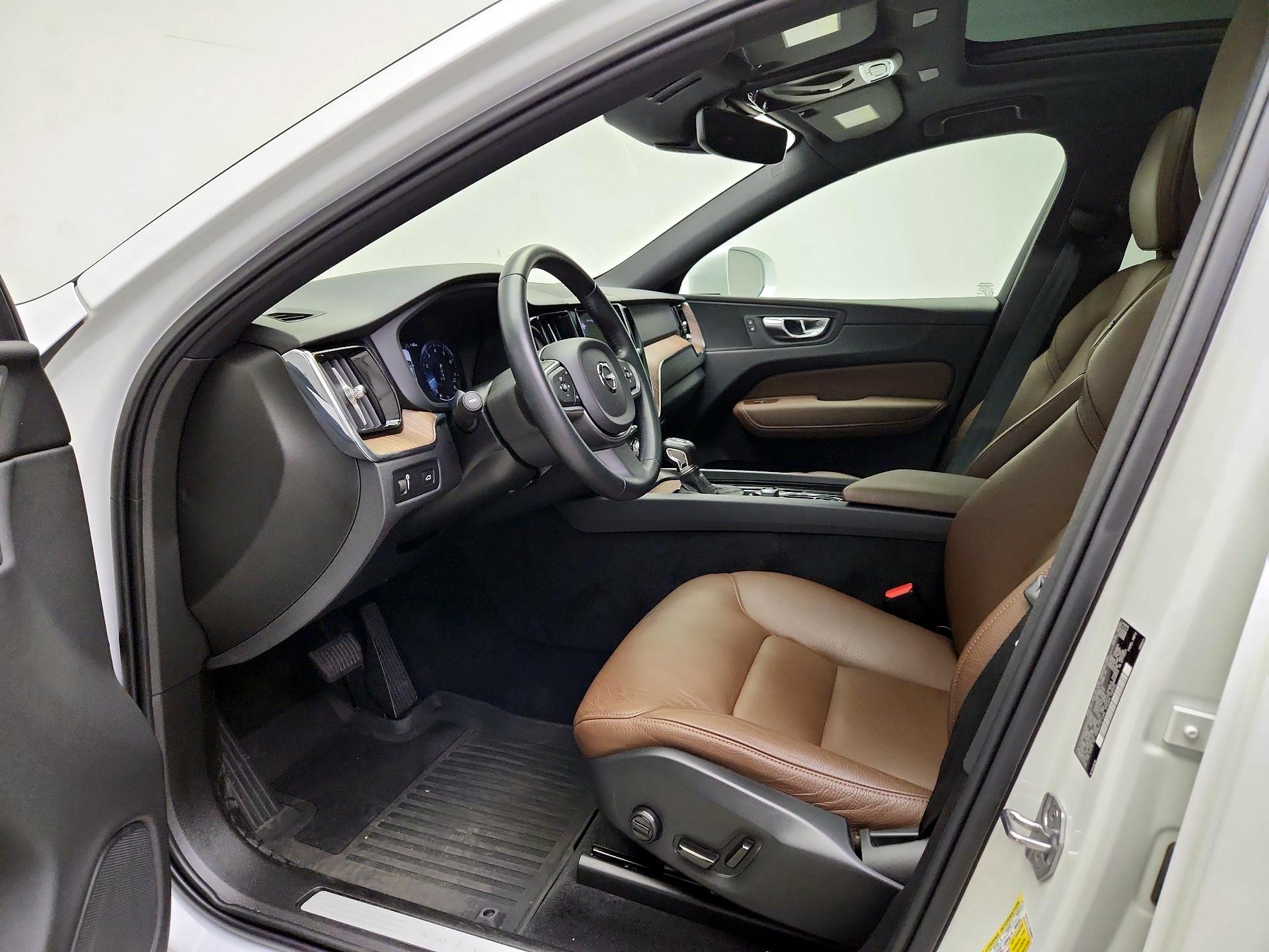 Thumbnail: 2021 Volvo XC60 - 11