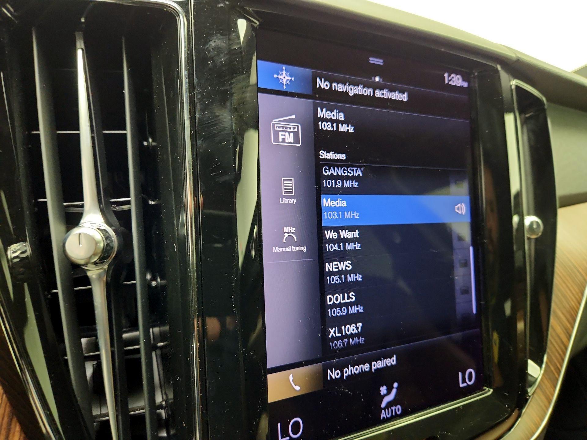 Thumbnail: 2021 Volvo XC60 - 15