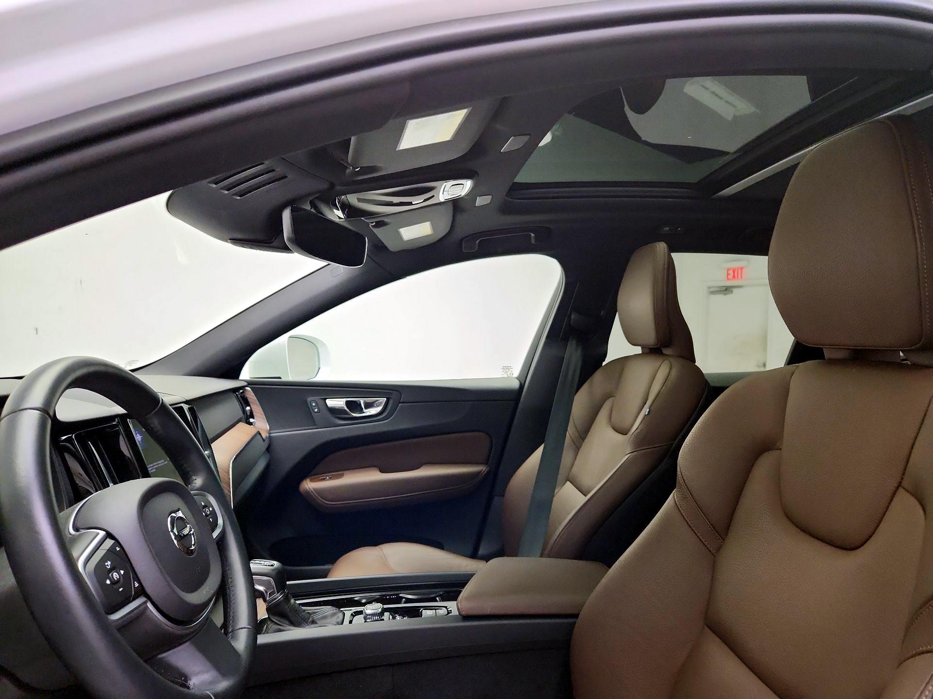 Thumbnail: 2021 Volvo XC60 - 19