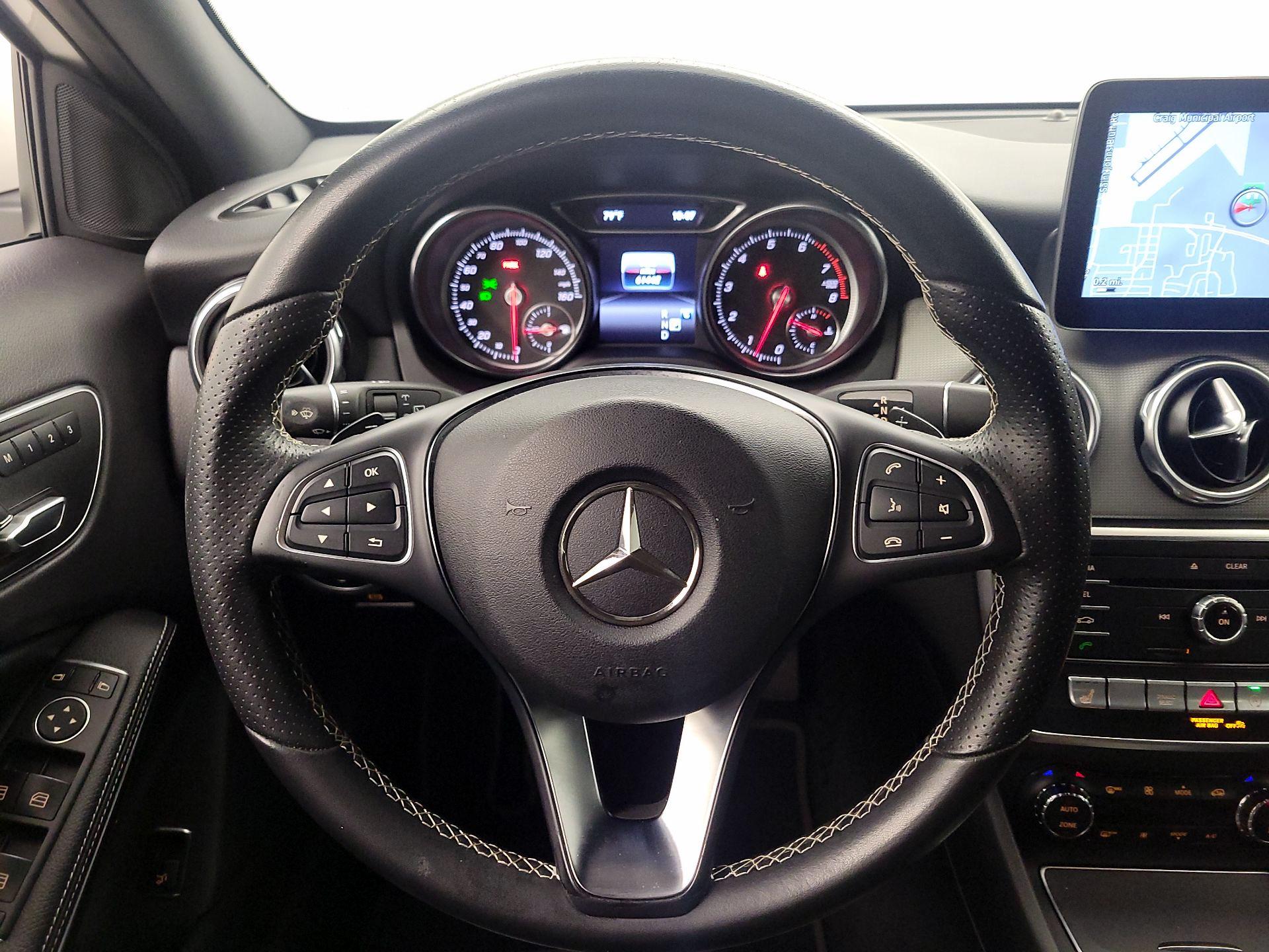 Thumbnail: 2018 Mercedes-Benz GLA - 10