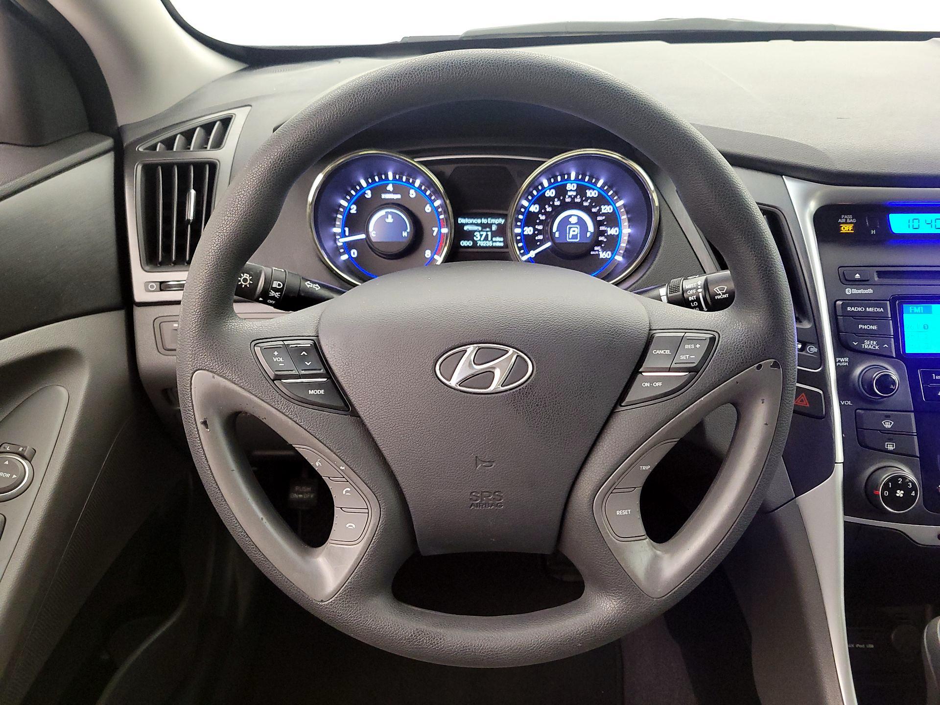 Thumbnail: 2013 Hyundai Sonata - 10
