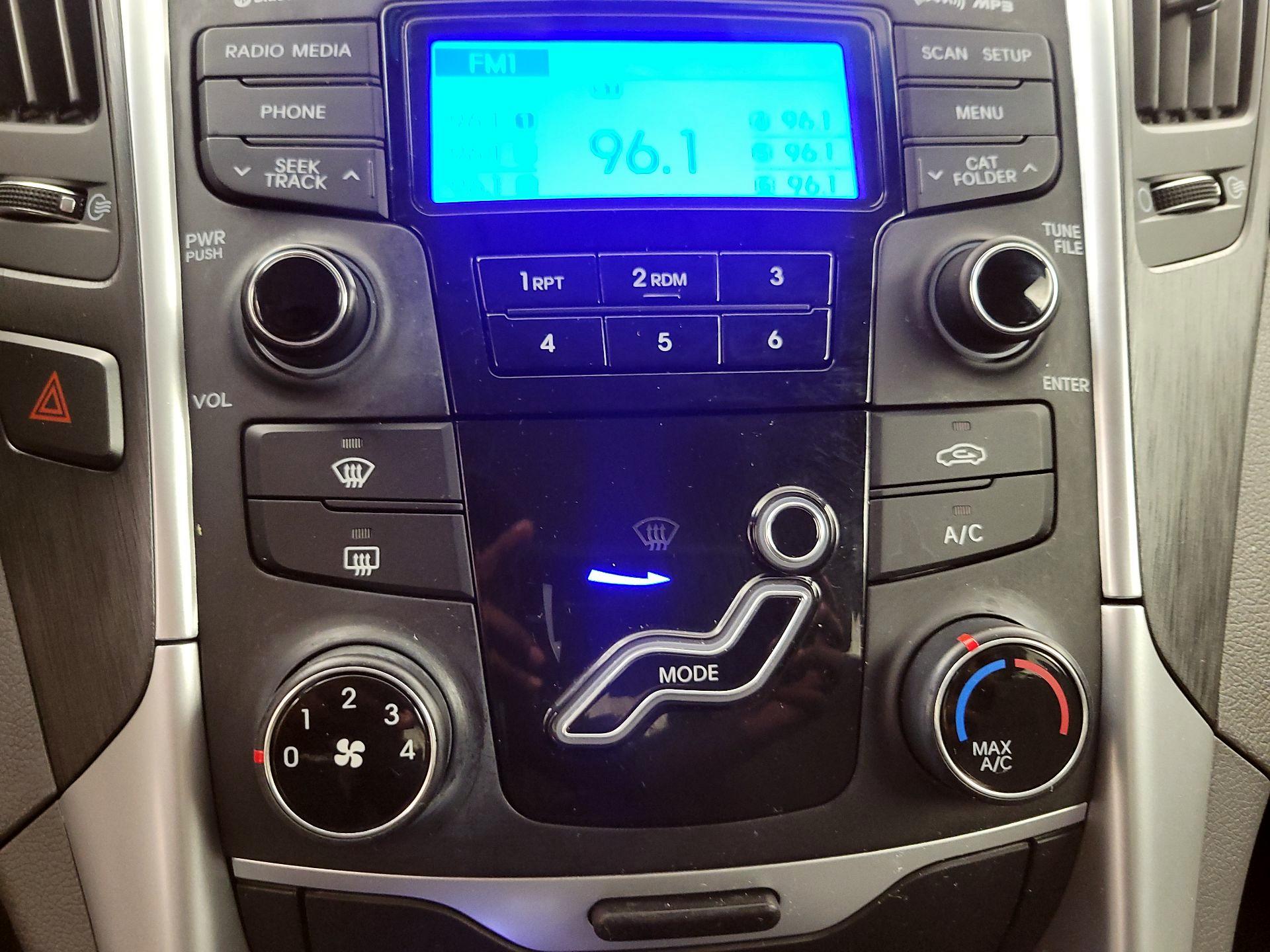 Thumbnail: 2013 Hyundai Sonata - 15