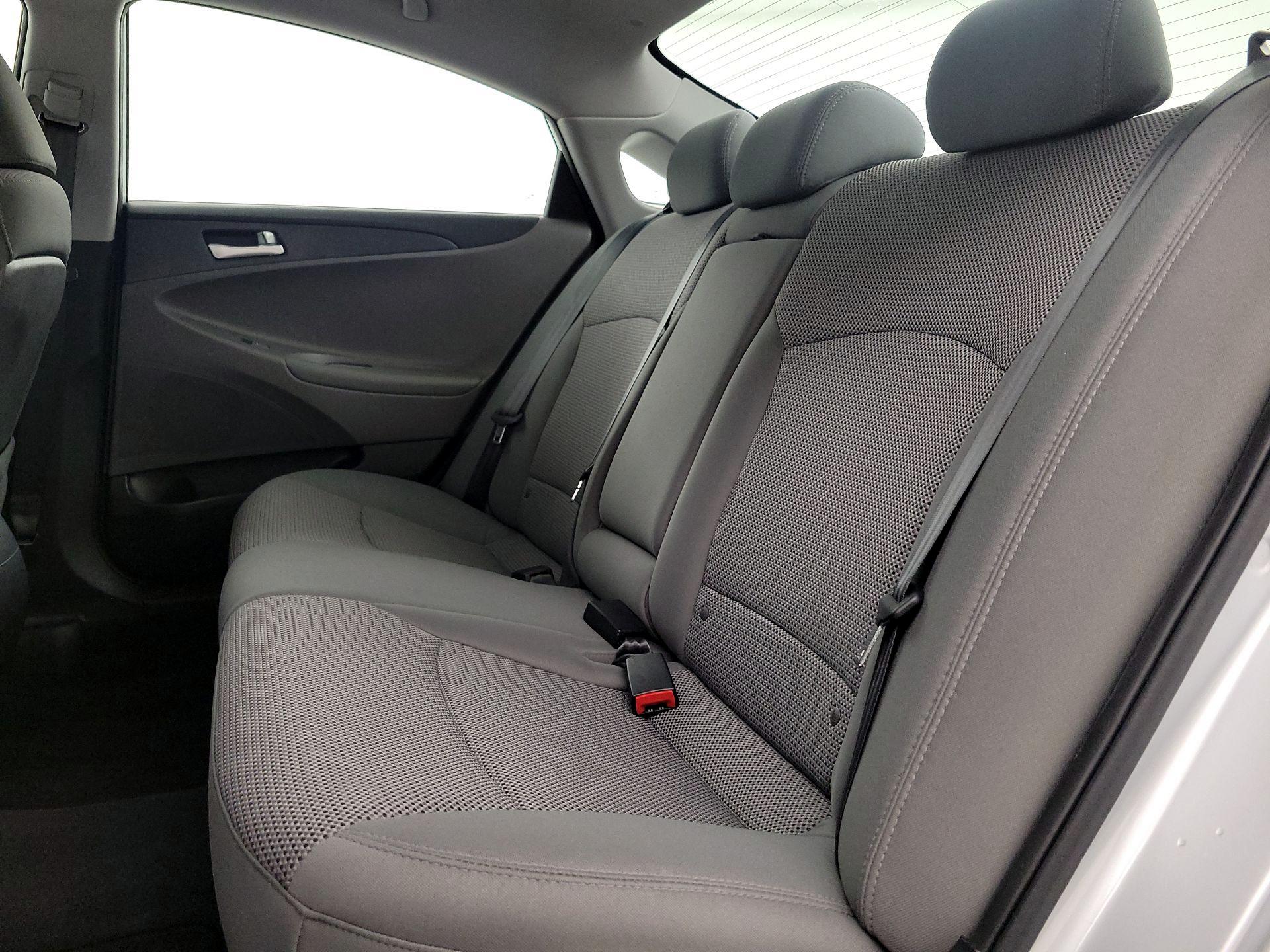 Thumbnail: 2013 Hyundai Sonata - 18