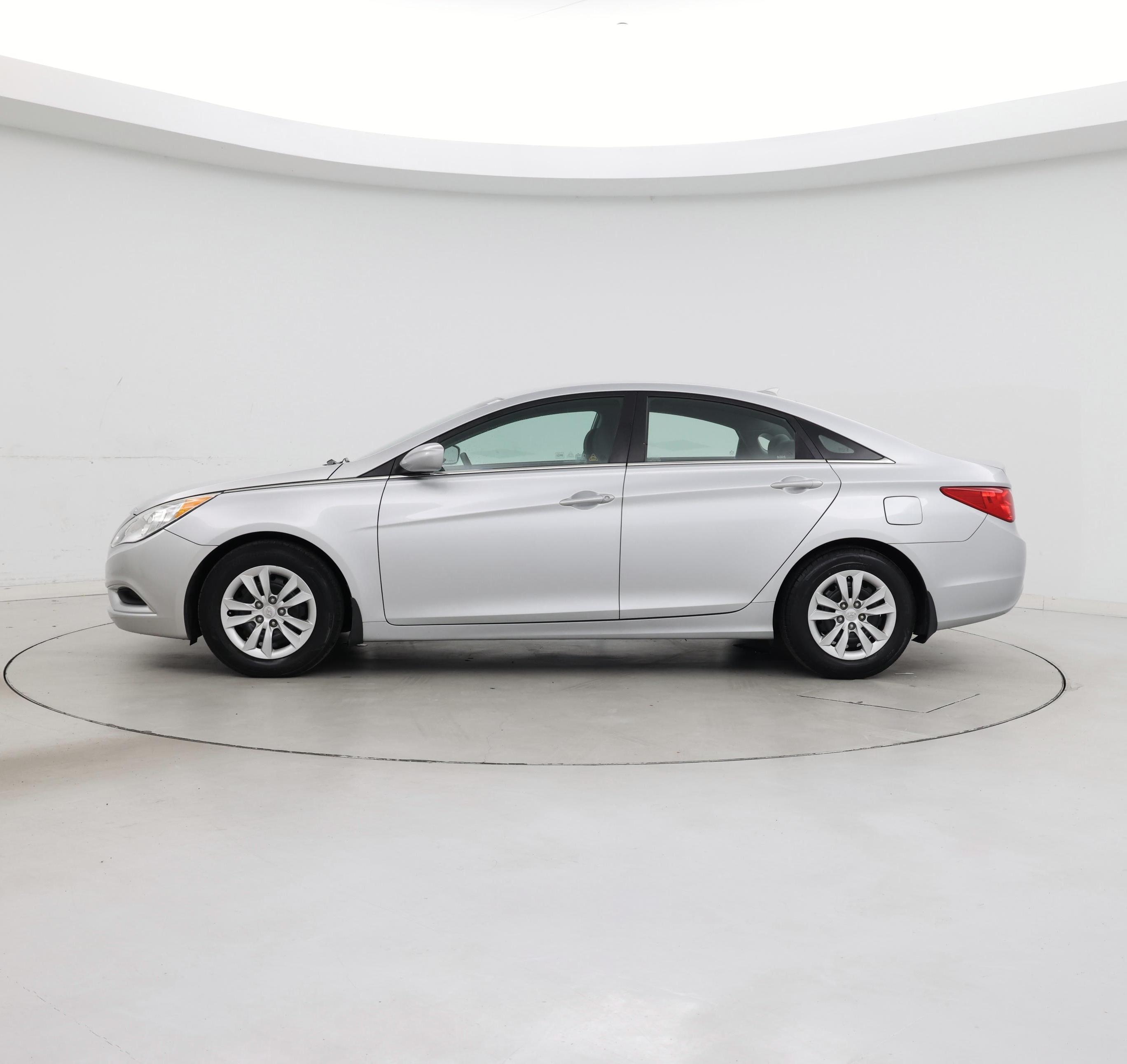 Thumbnail: 2013 Hyundai Sonata - 3