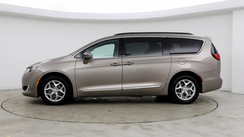 2017 Chrysler Pacifica Touring L 3