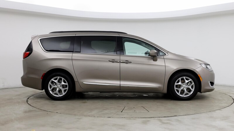 2017 Chrysler Pacifica Touring L 7