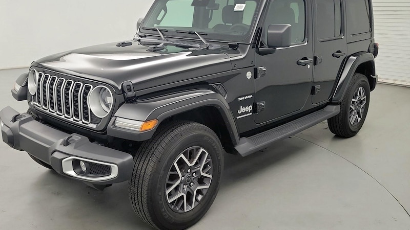 2024 Jeep Wrangler Sahara 3