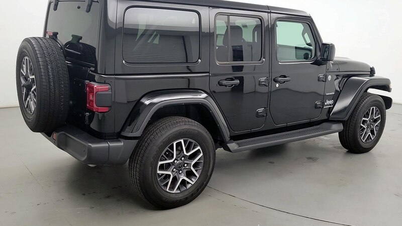 2024 Jeep Wrangler Sahara 5