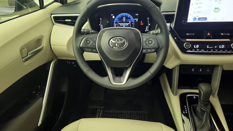 2024 Toyota Corolla Cross XLE 10