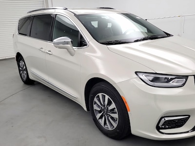 2021 Chrysler Pacifica Hybrid Limited -
                Wilmington, NC